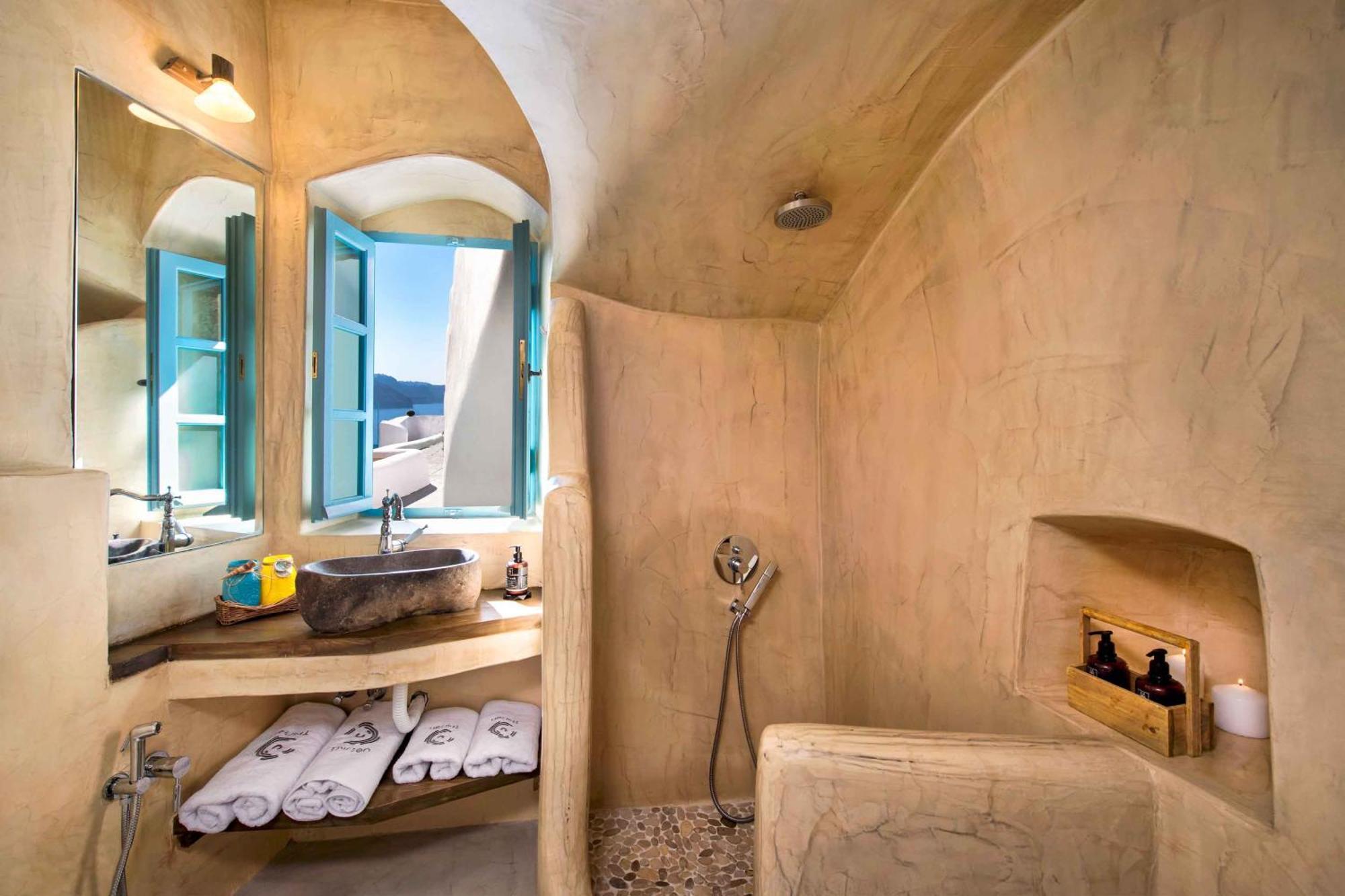 Villa Everblue Cave House By Thireon