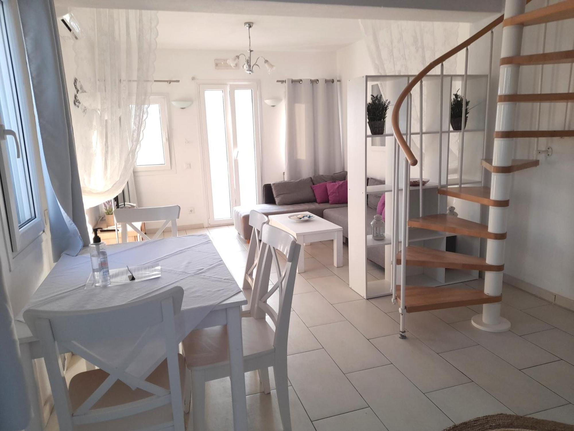 Sea Paradise - Seaside & Private Jacuzzi Holiday home Oia (Santorini)