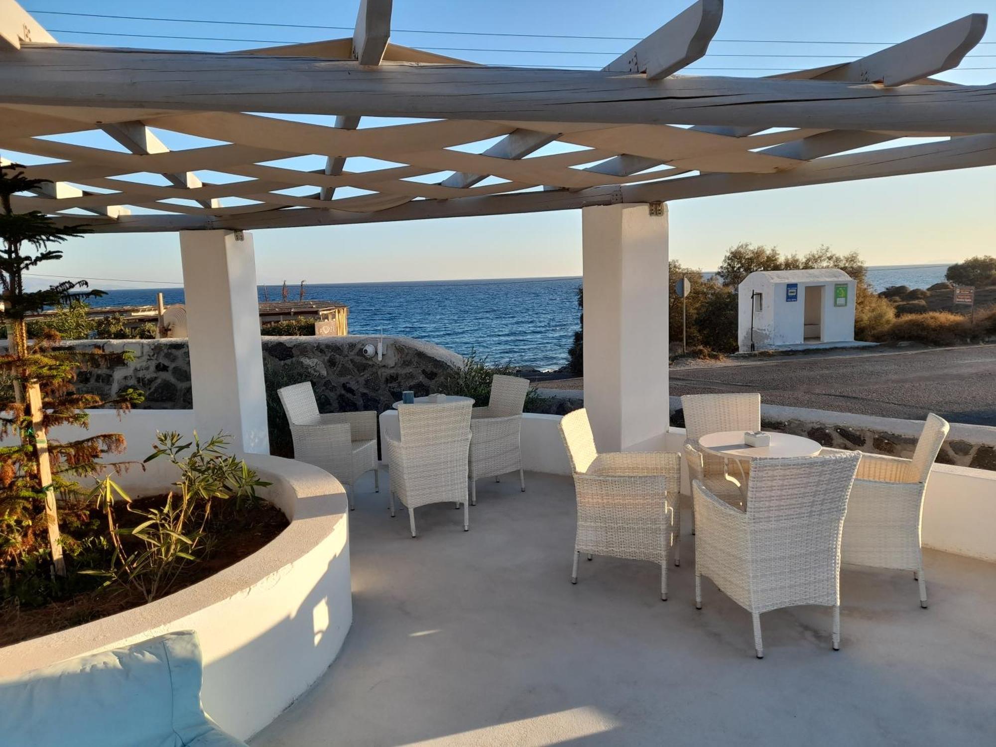 Sea Paradise - Seaside & Private Jacuzzi Oia (Santorini)