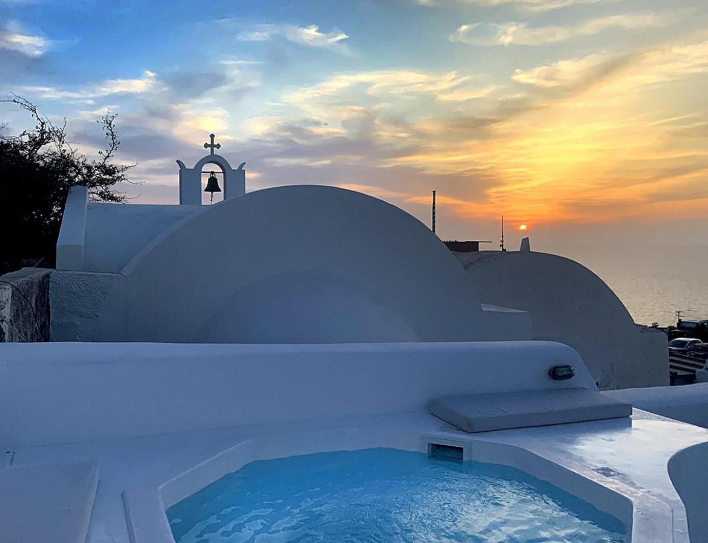 Outopoia Cave Oia (Santorini)