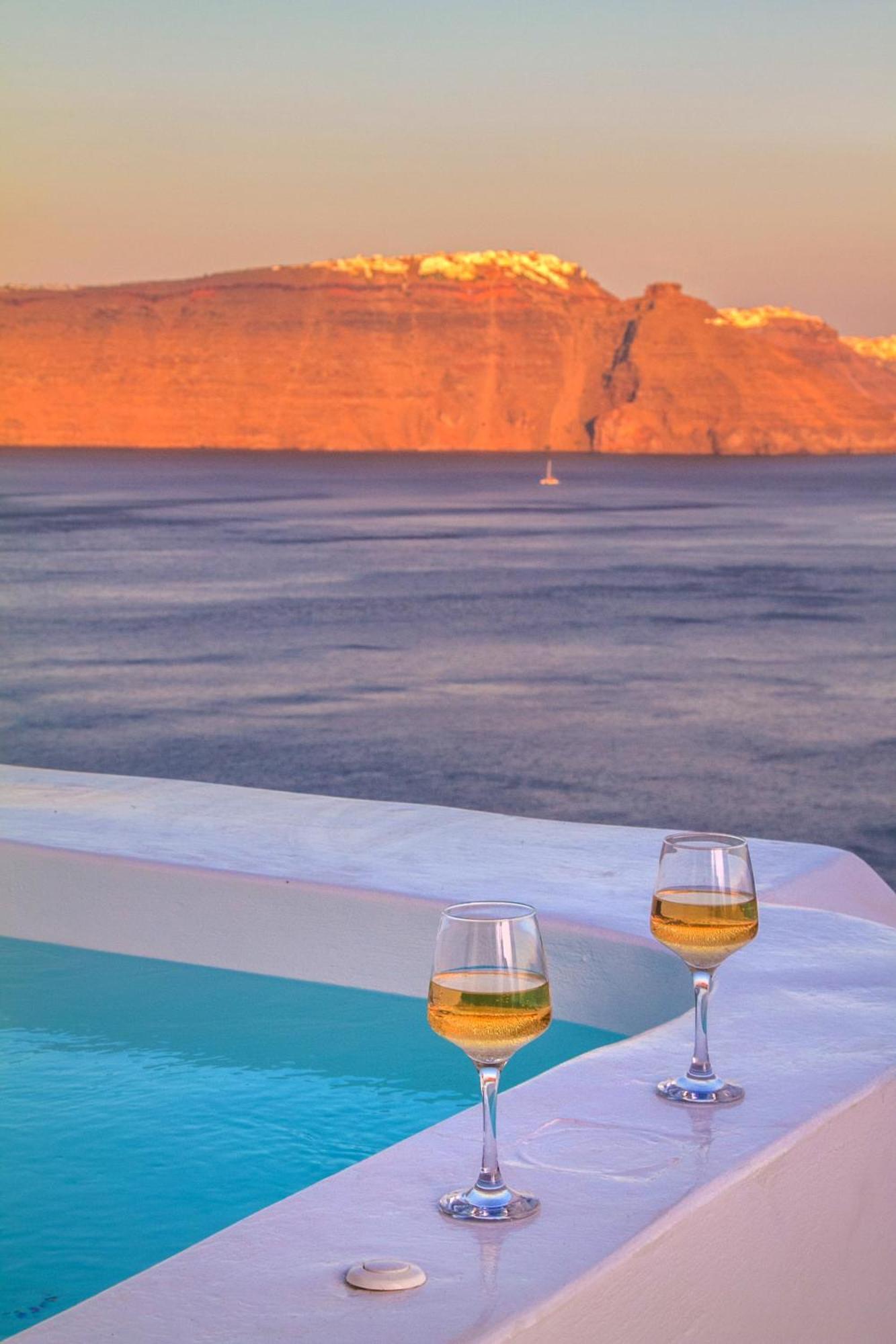 Hector Cave House Oia (Santorini)