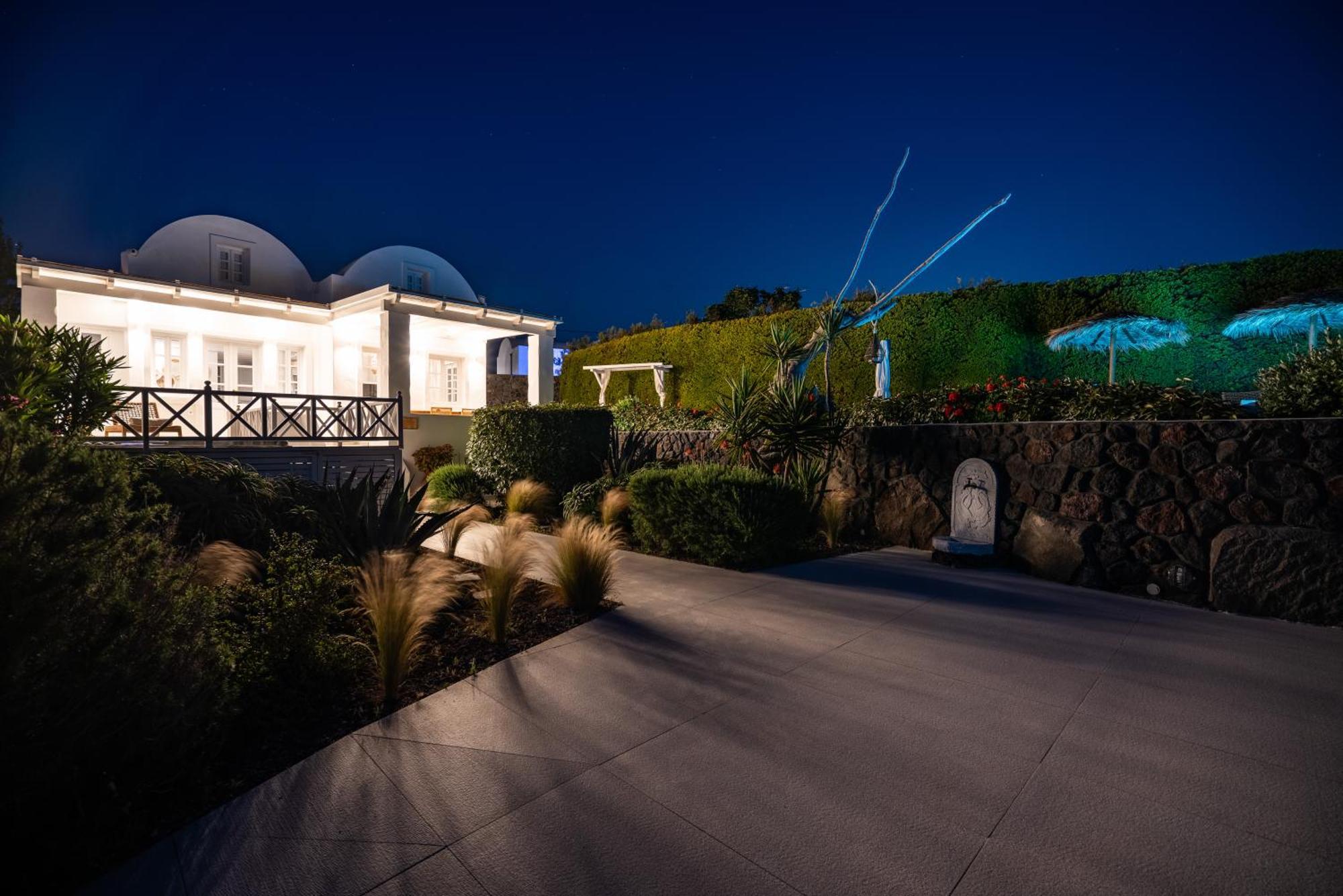 Sunset Villa *