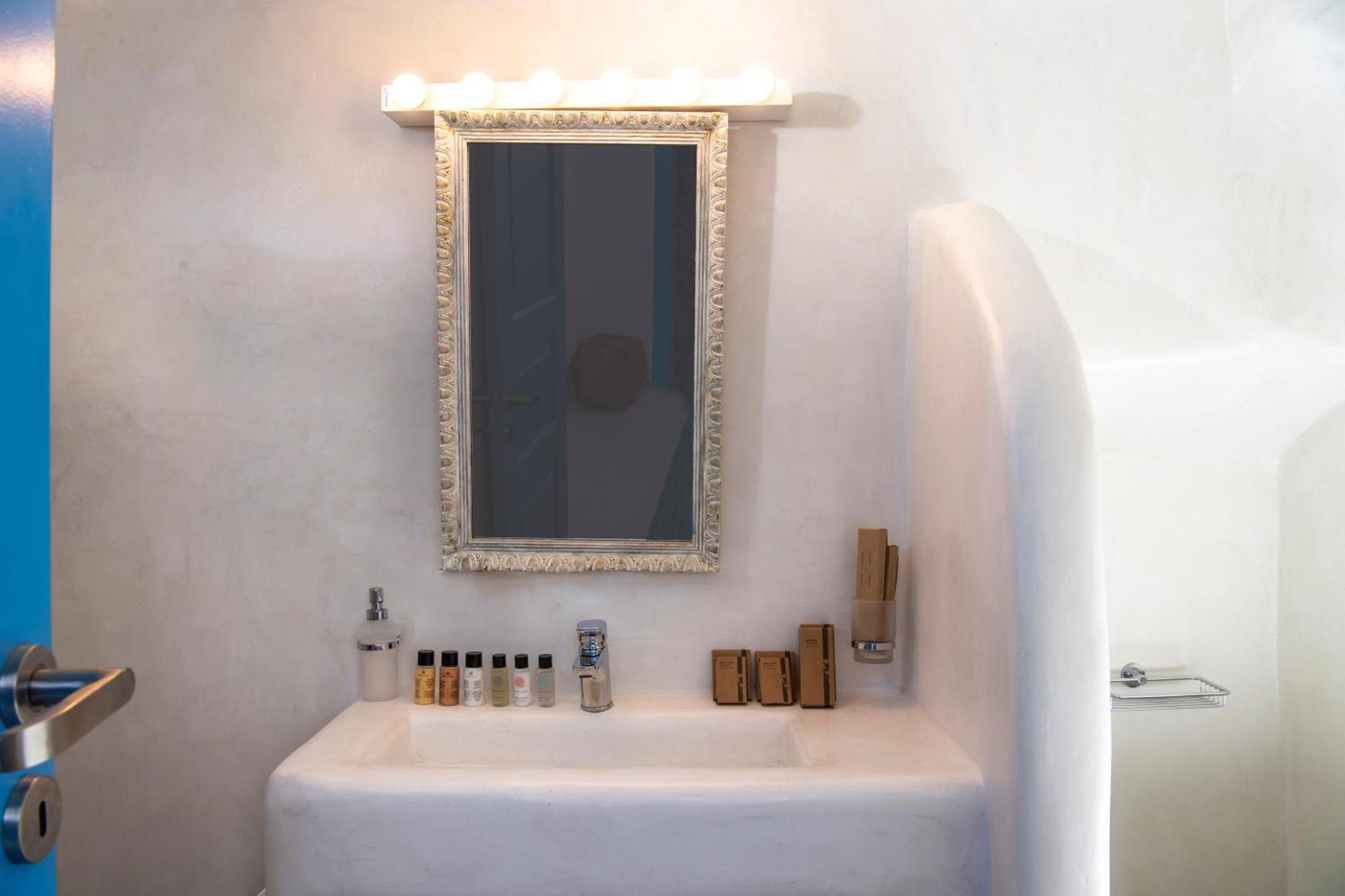 Anemi House & Oia (Santorini)