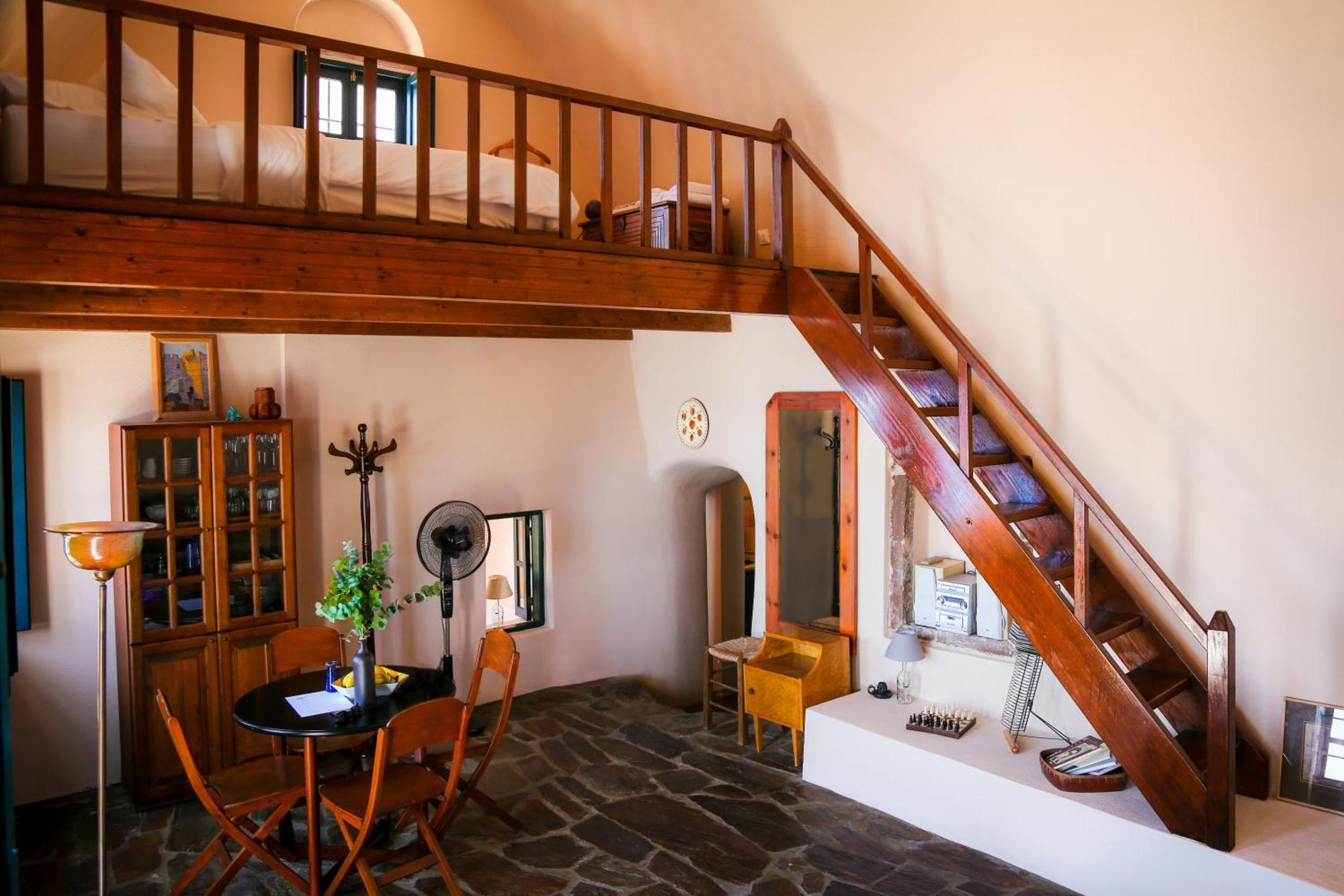 Vineyart Homes Oia (Santorini)