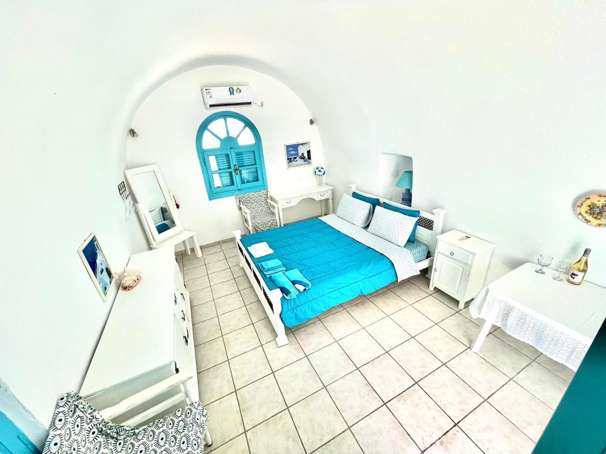 Sunset House Pothitou Oia (Santorini)