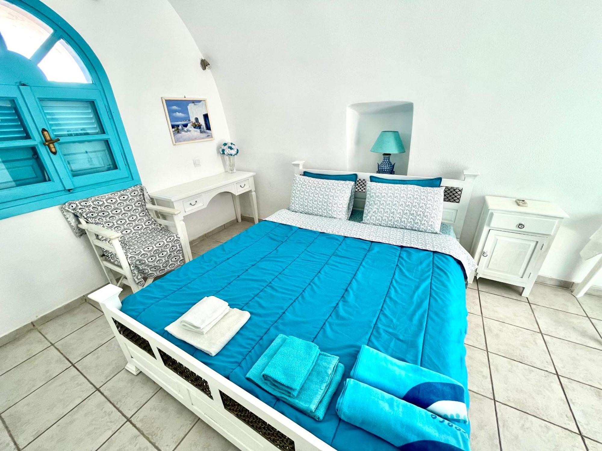 Sunset House Pothitou Oia (Santorini)