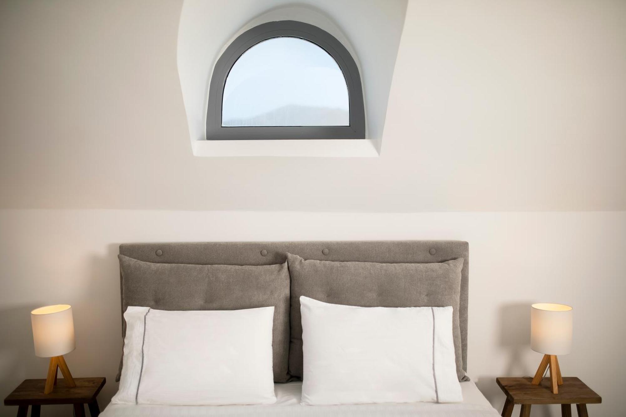 Captain's Apartment Oia (Santorini)