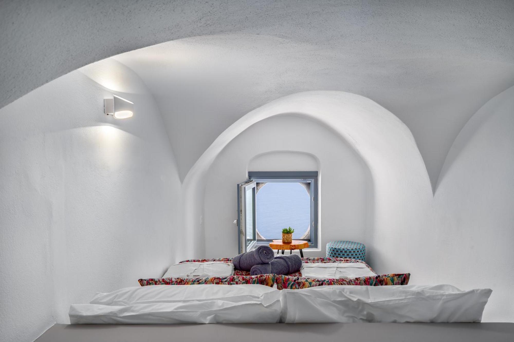 Sunup Lux Oia (Santorini)