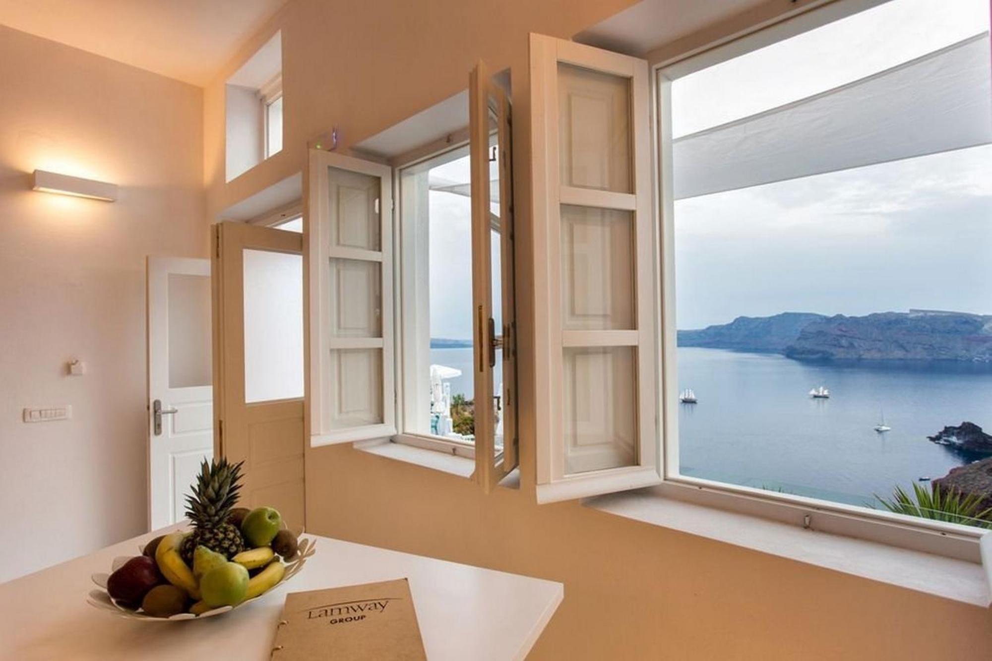 Villa Charming Santorini Yagos 1 Bedroom Min, Children Age 12 Years Private Furnished Balcony With Hot Tub Overlooking The Sea , *