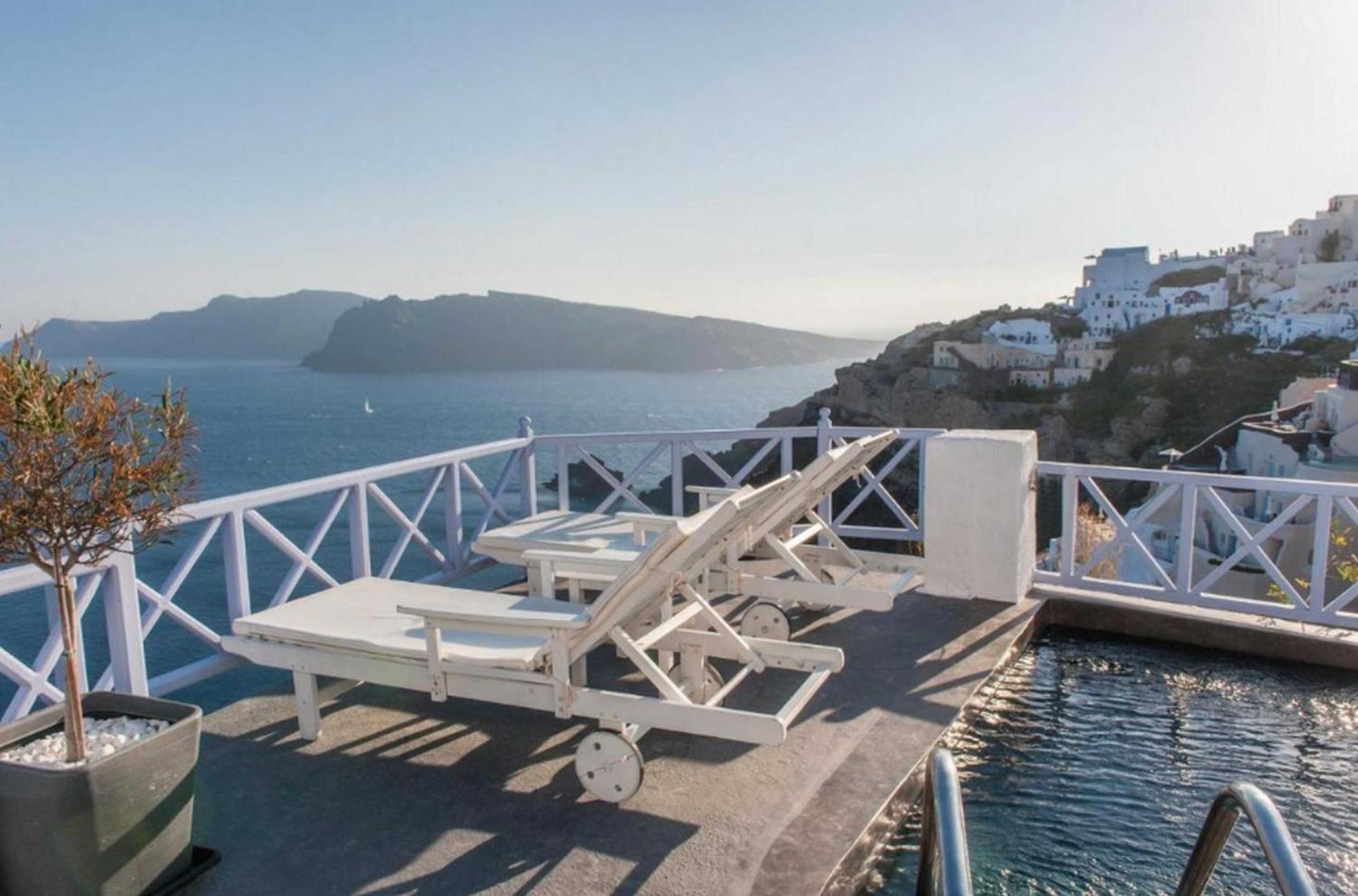 Charming Santorini Yagos 1 Bedroom Min, Children Age 12 Years Private Furnished Balcony With Hot Tub Overlooking The Sea , *
