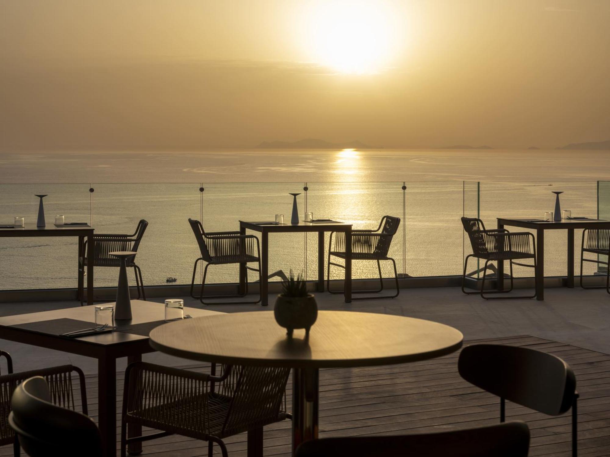 Santo Mine 5* Oia (Santorini)