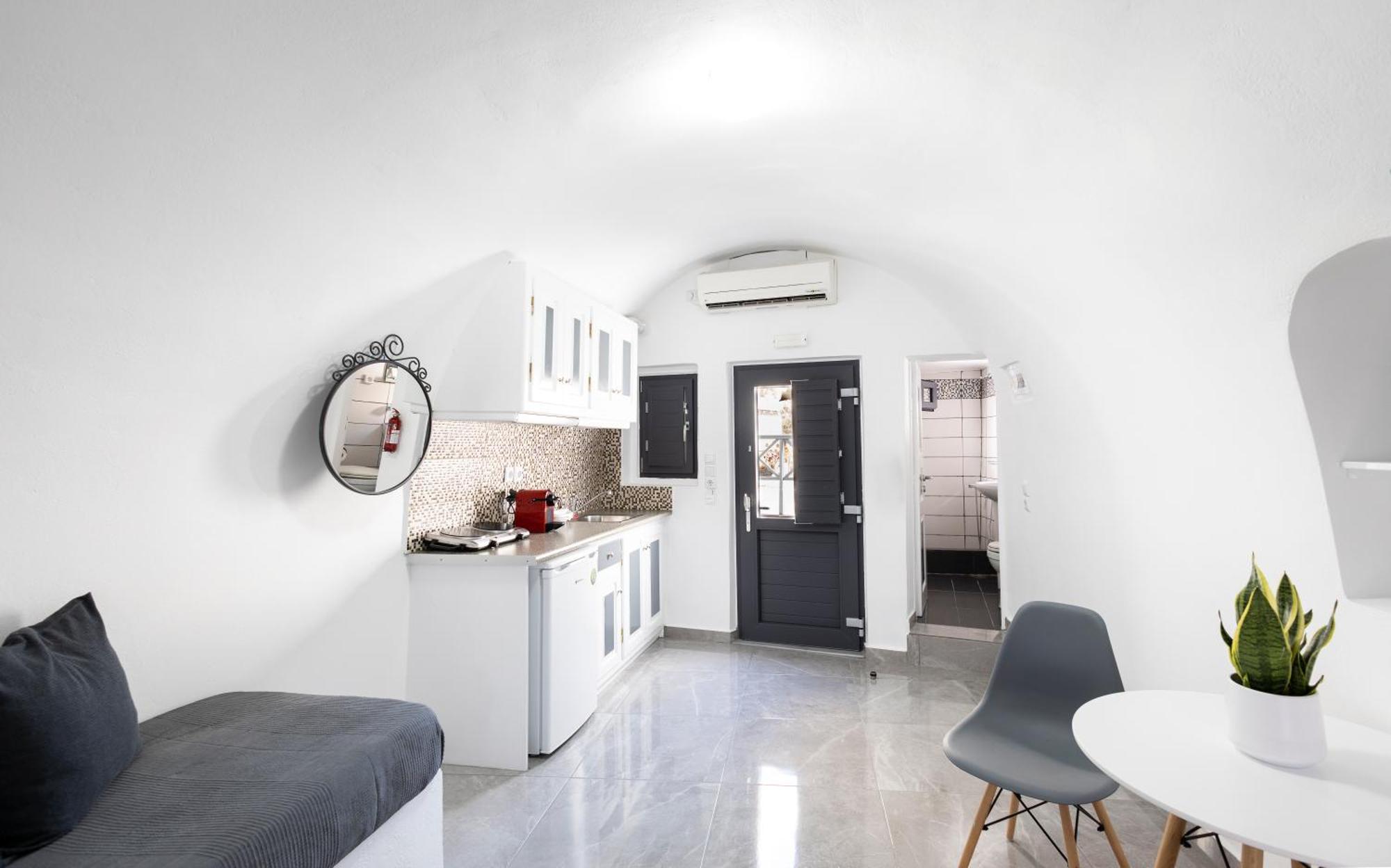 Apartment White Side Ia