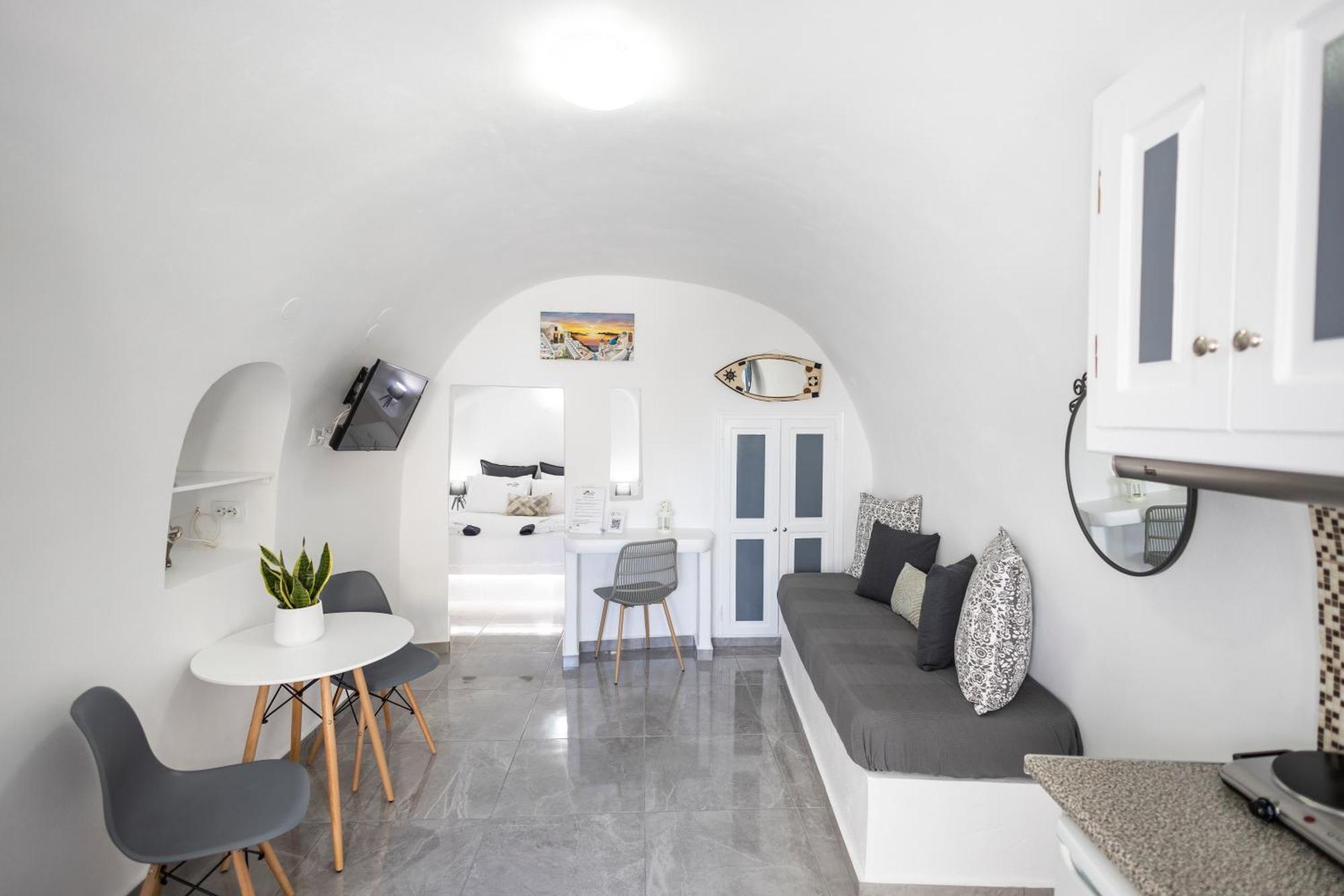 White Side Apartment Ia