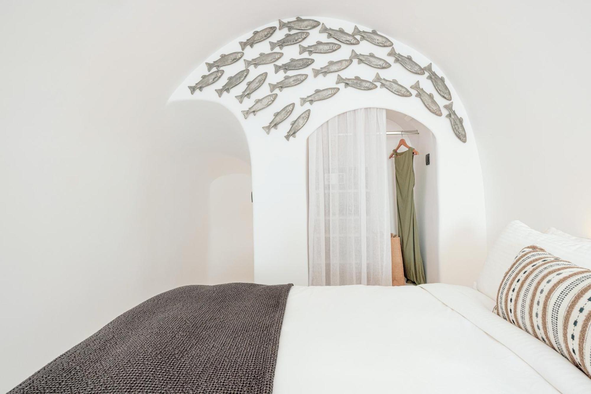 Ikies Santorini 4*