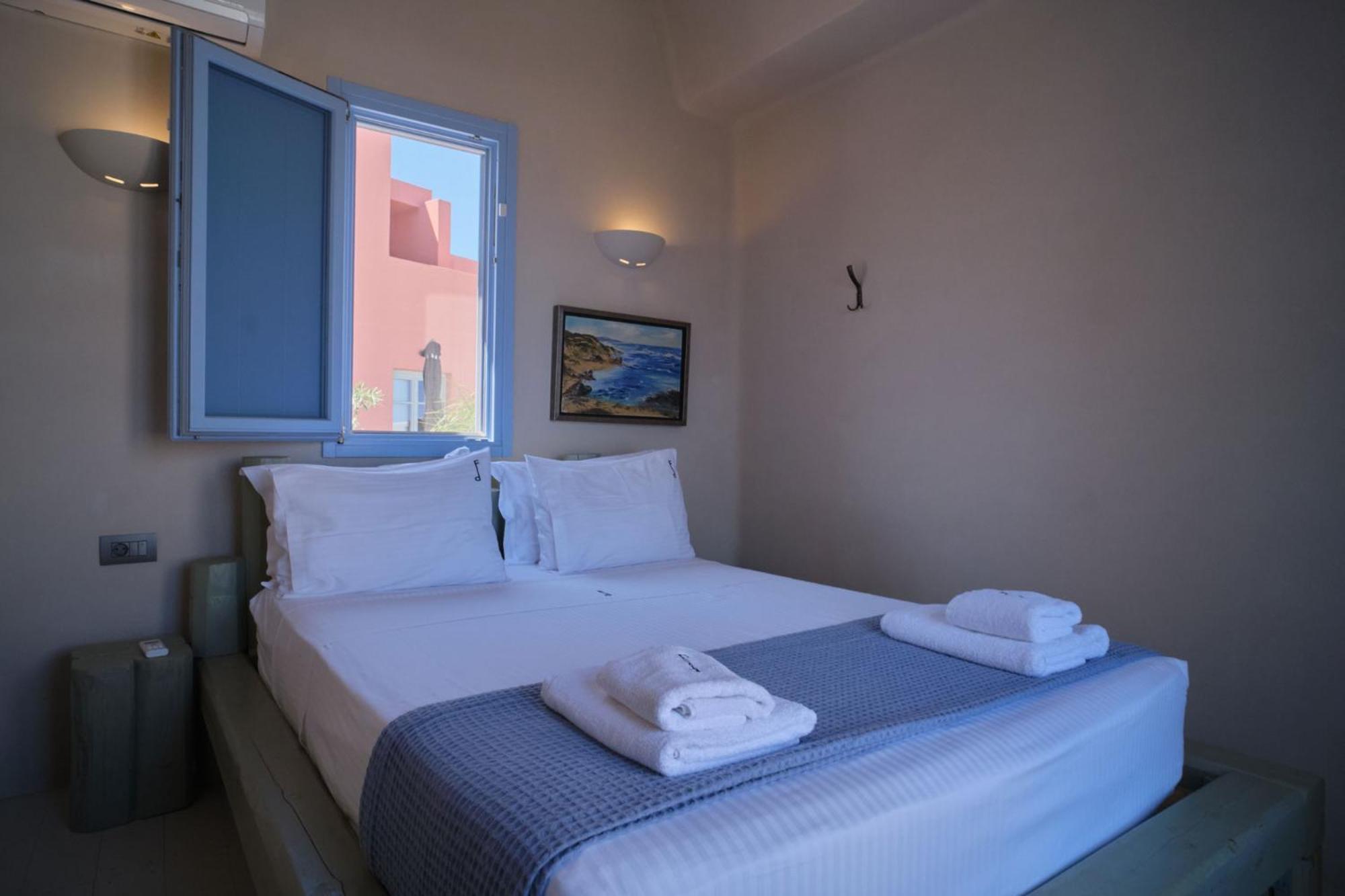 Villa Pink Freud Santorini