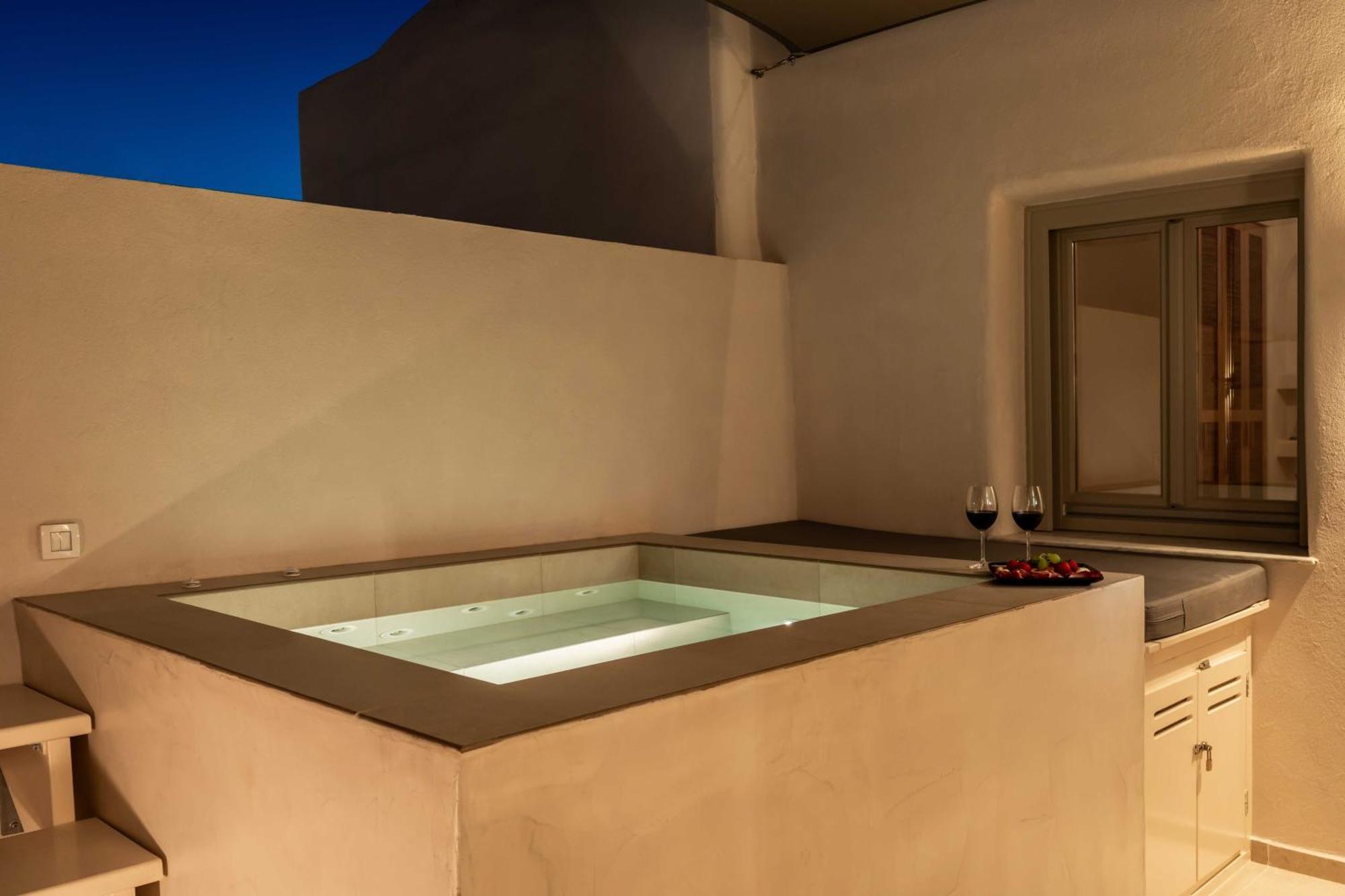 Phos * Oia (Santorini)