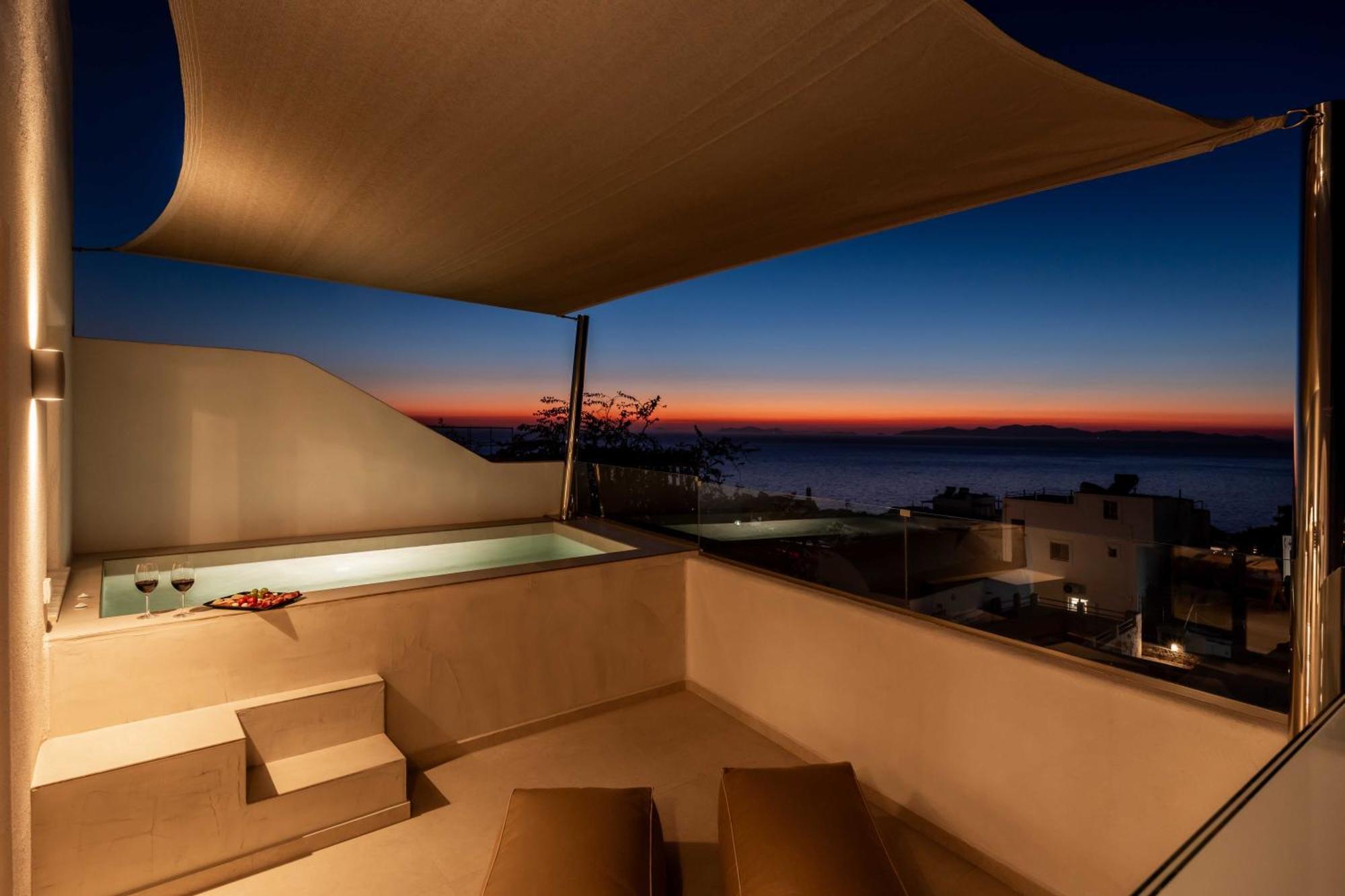 Phos Oia (Santorini)