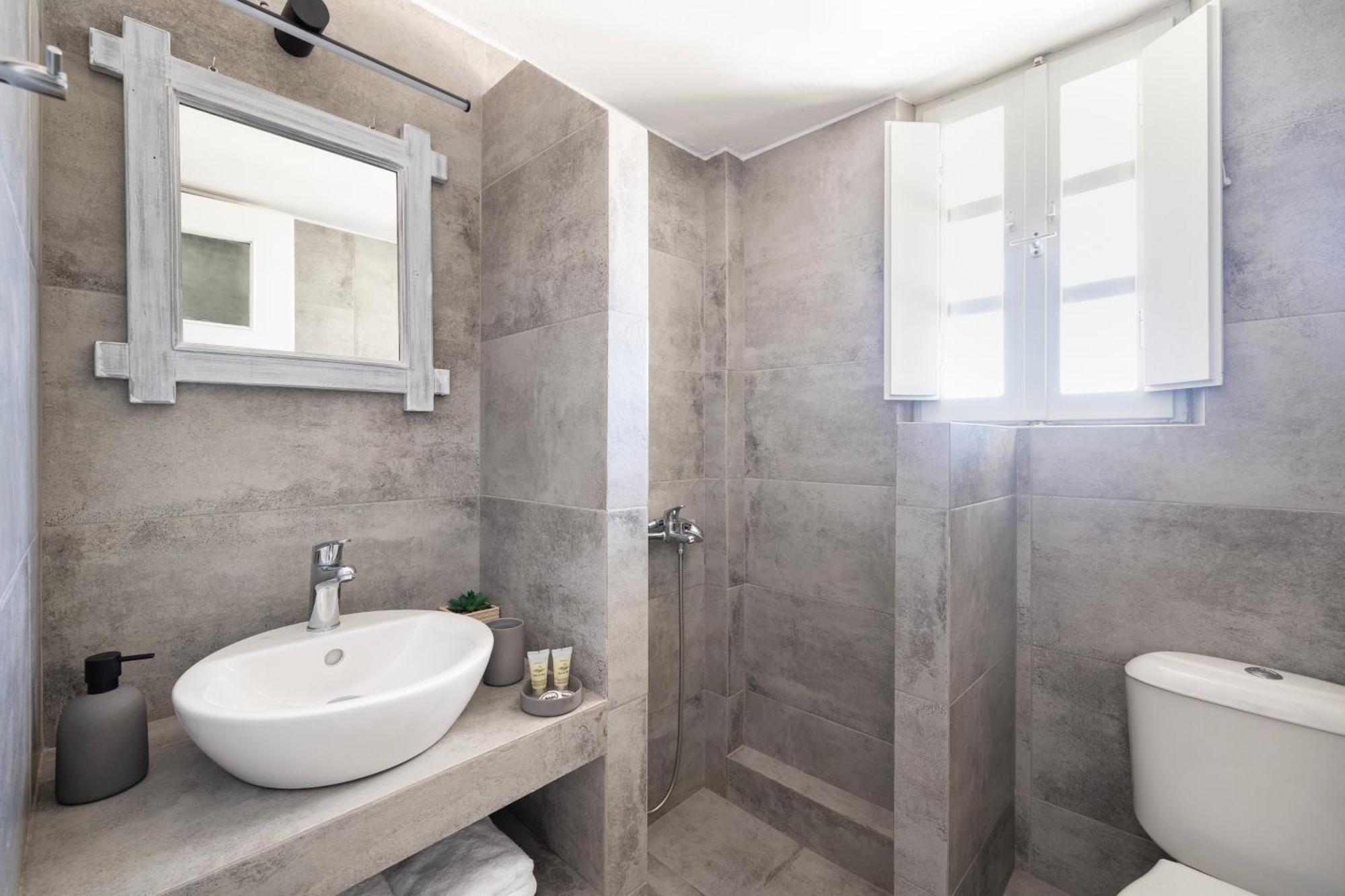 Apartment Vrachia &