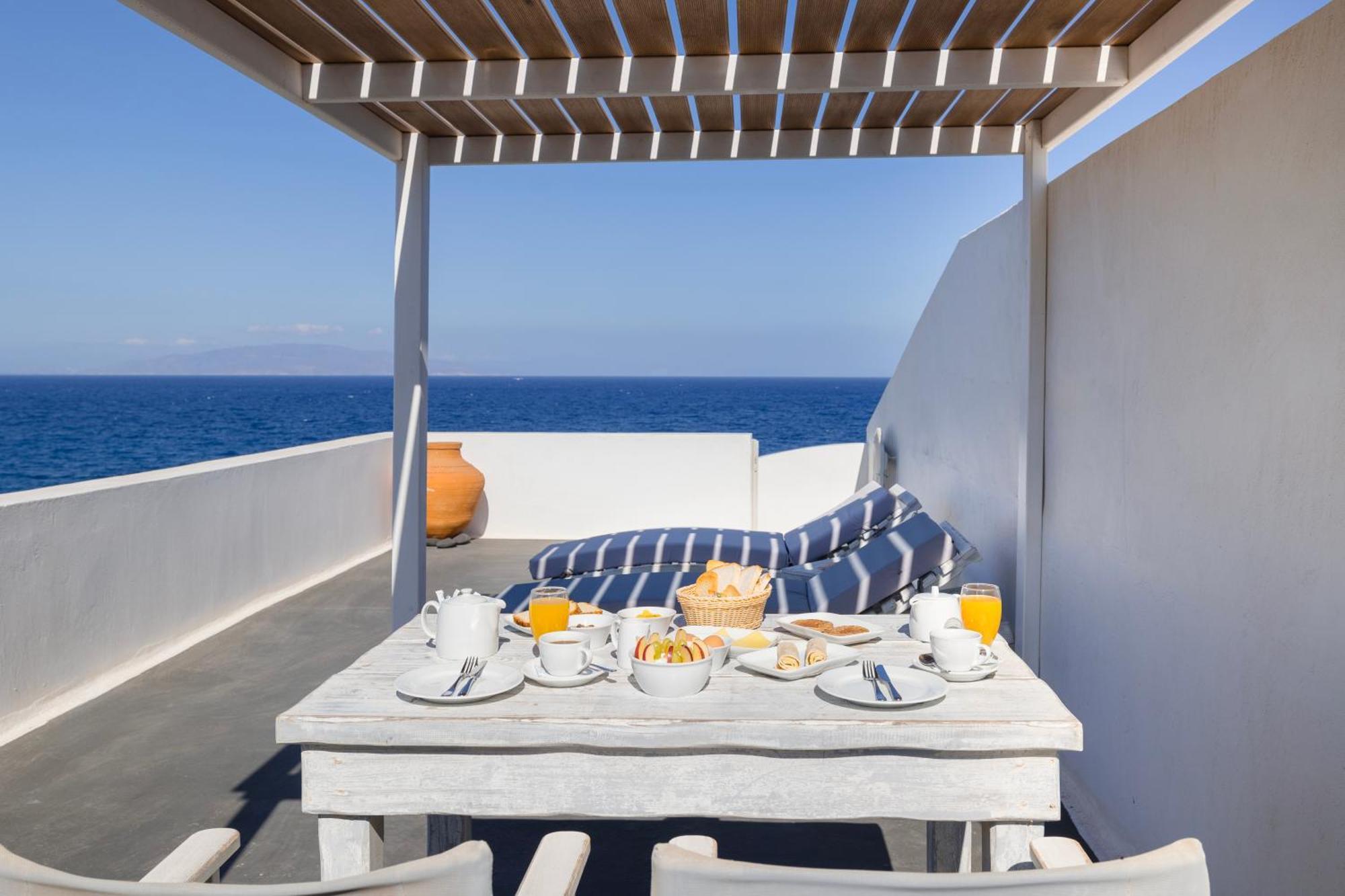 Vrachia & Apartment Oia (Santorini)