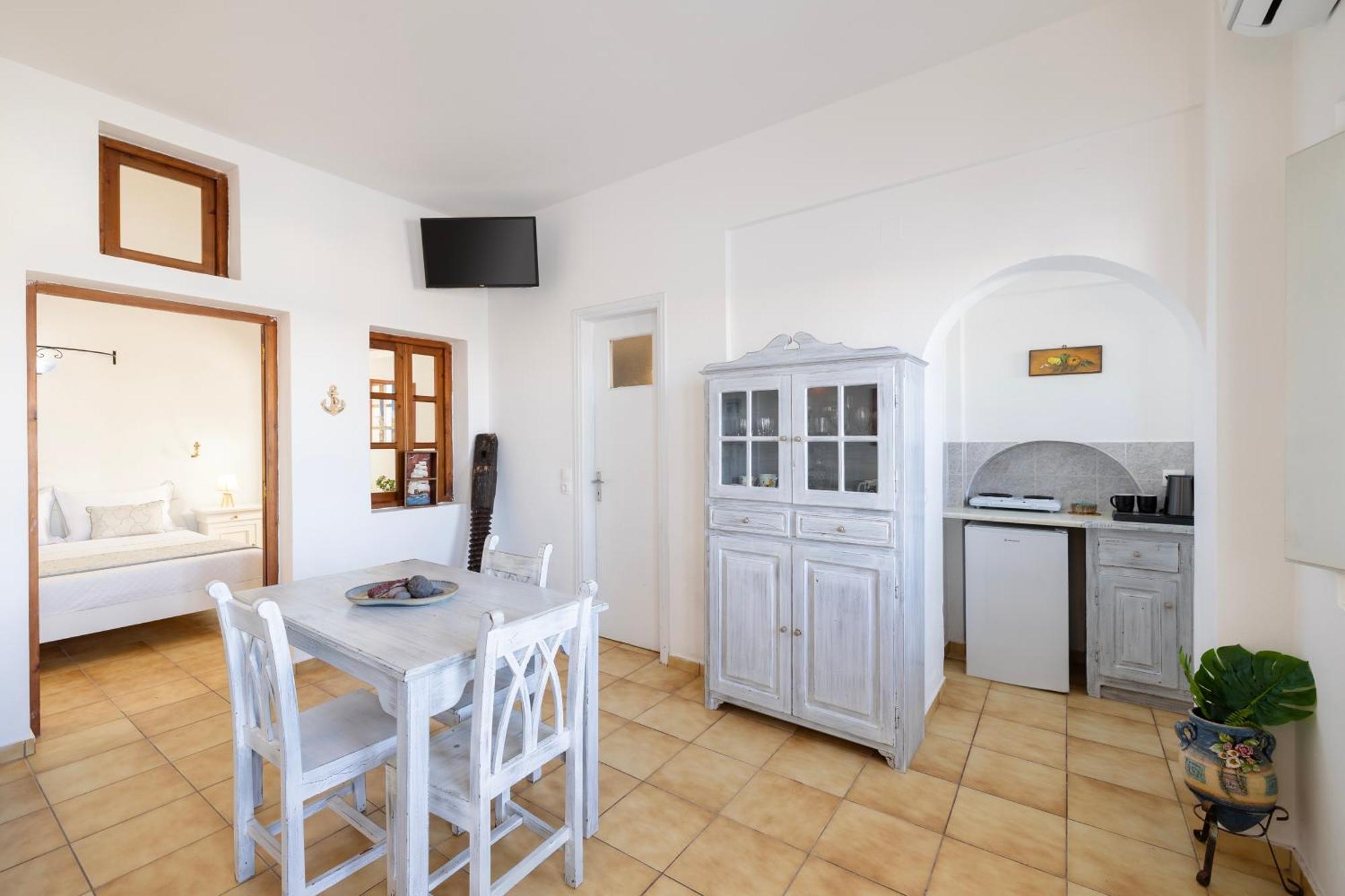 Vrachia & Apartment
