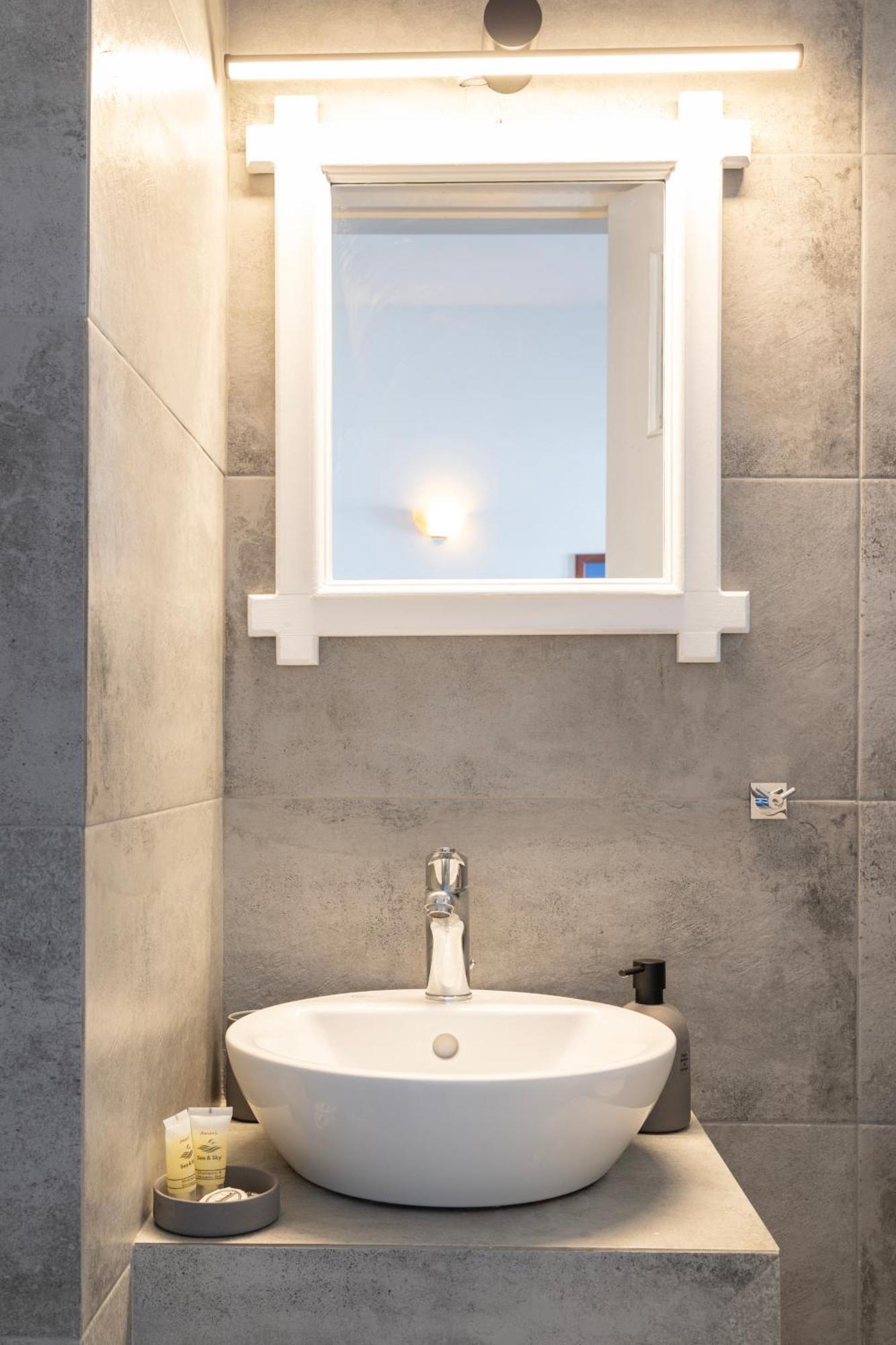 Apartment Vrachia &