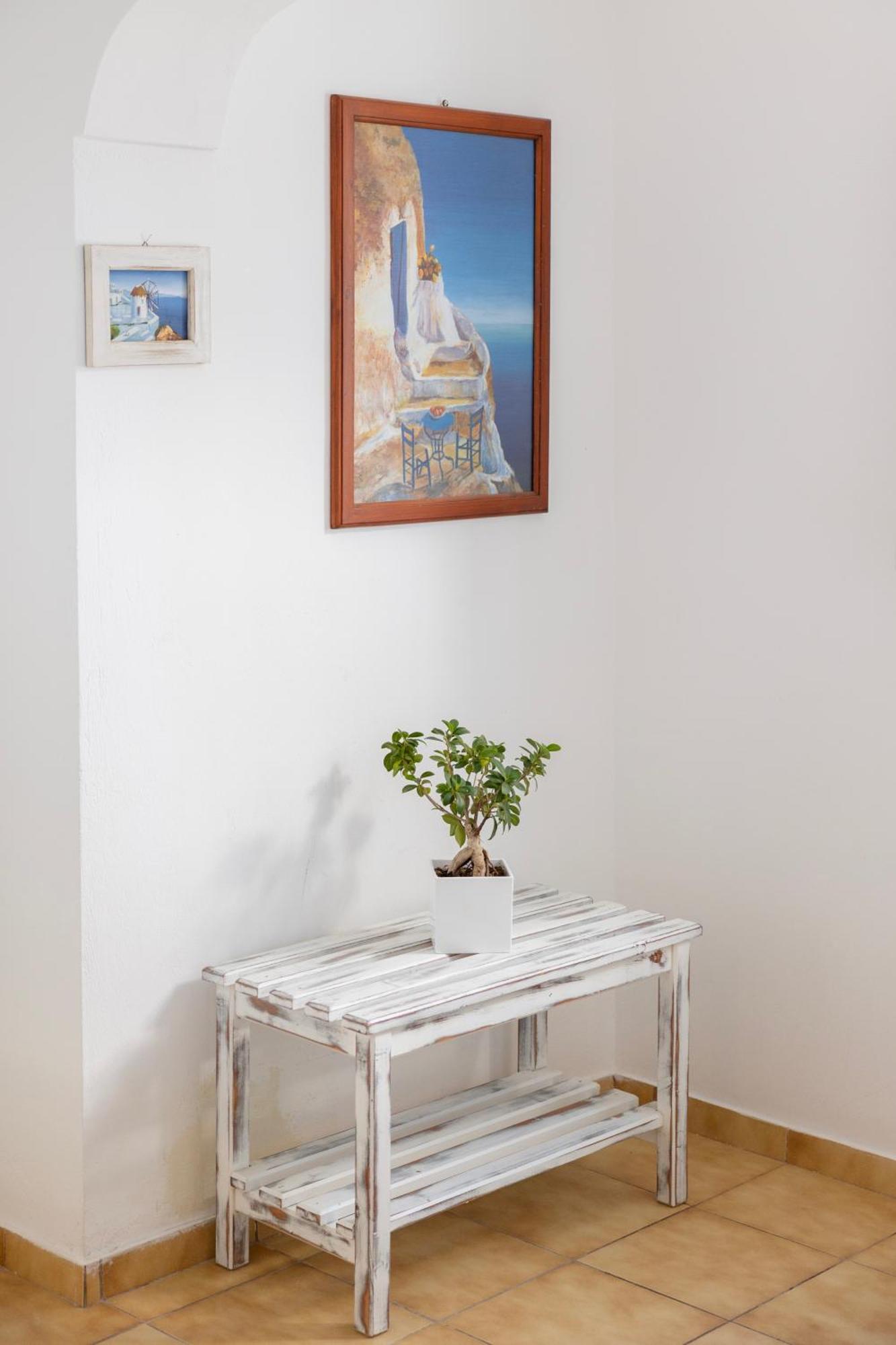 Apartment Vrachia & *