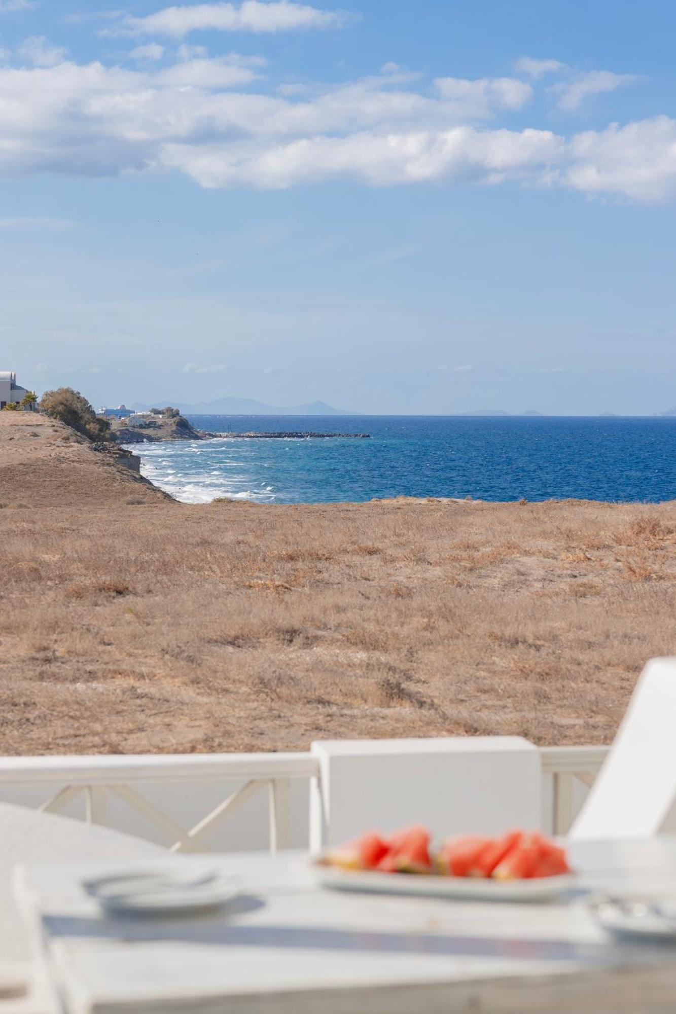 Vrachia & Oia (Santorini)