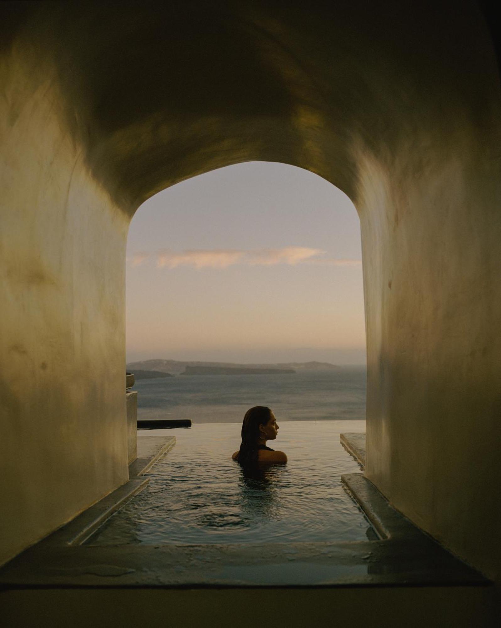 Abyss Hotel