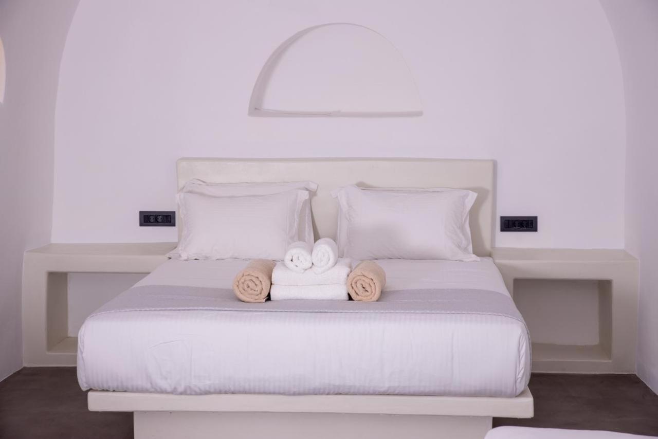 White Cave Aparthotel