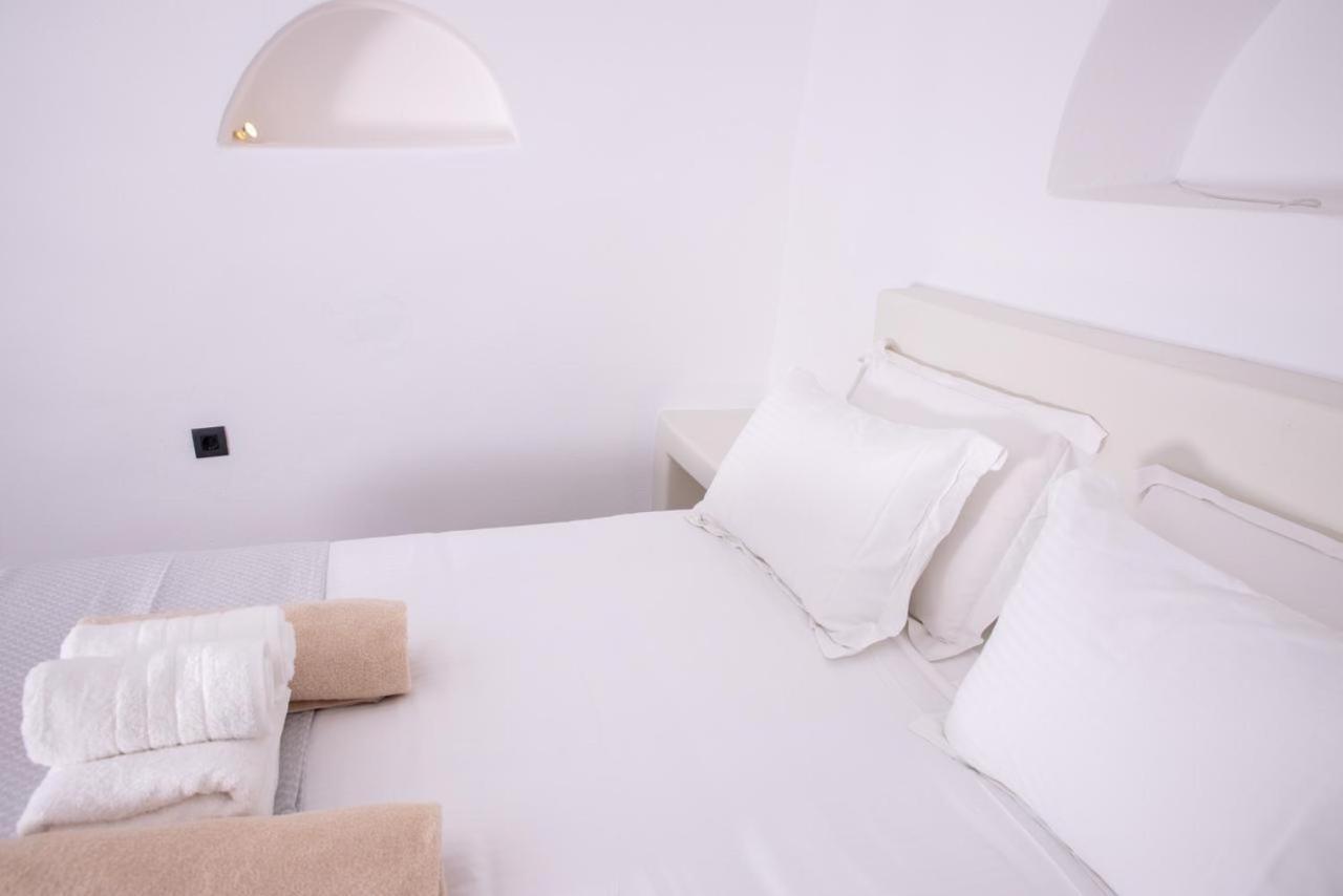 White Cave 3* Oia (Santorini)