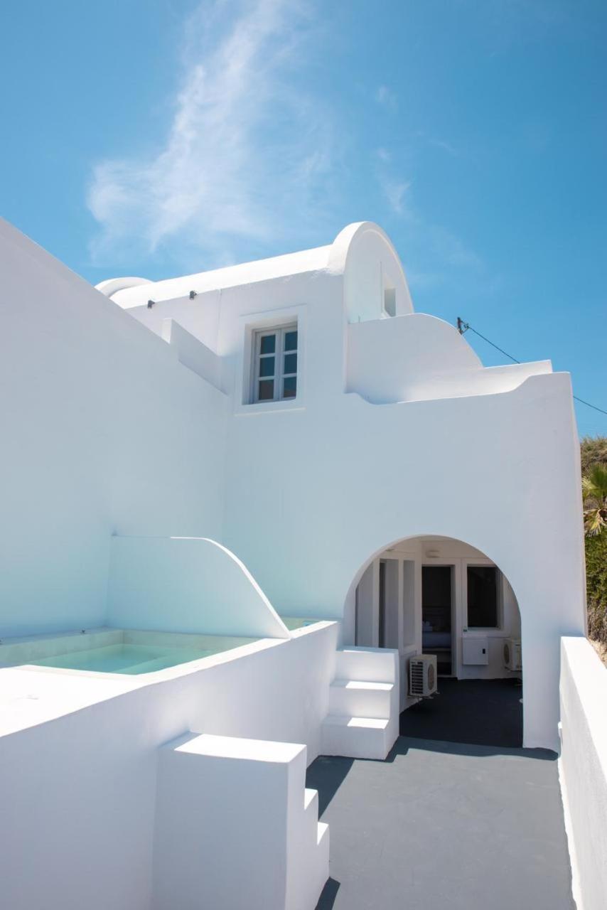 White Cave Aparthotel Oia (Santorini)