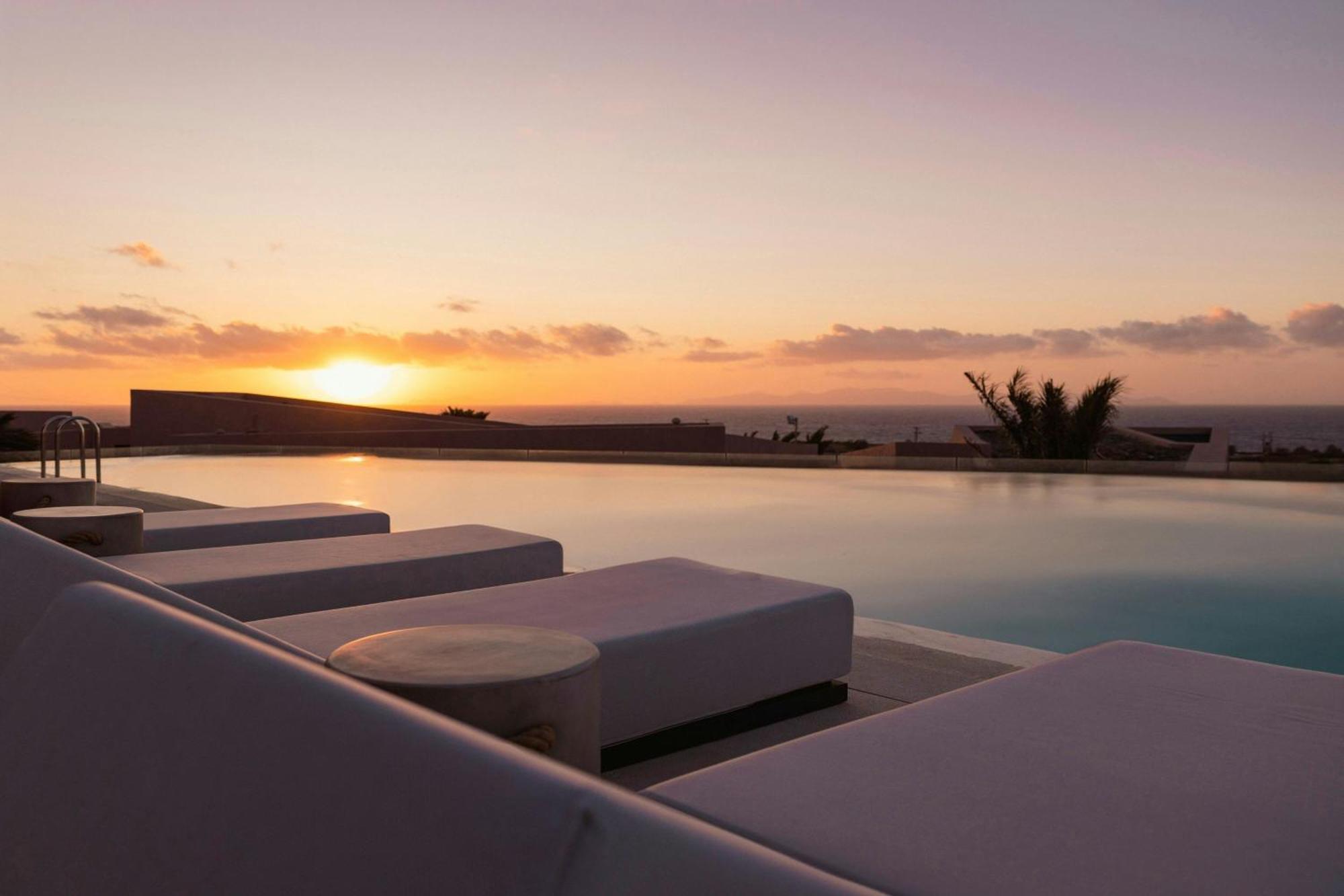 Domes Novos Santorini, Autograph Collection Hotel 5*