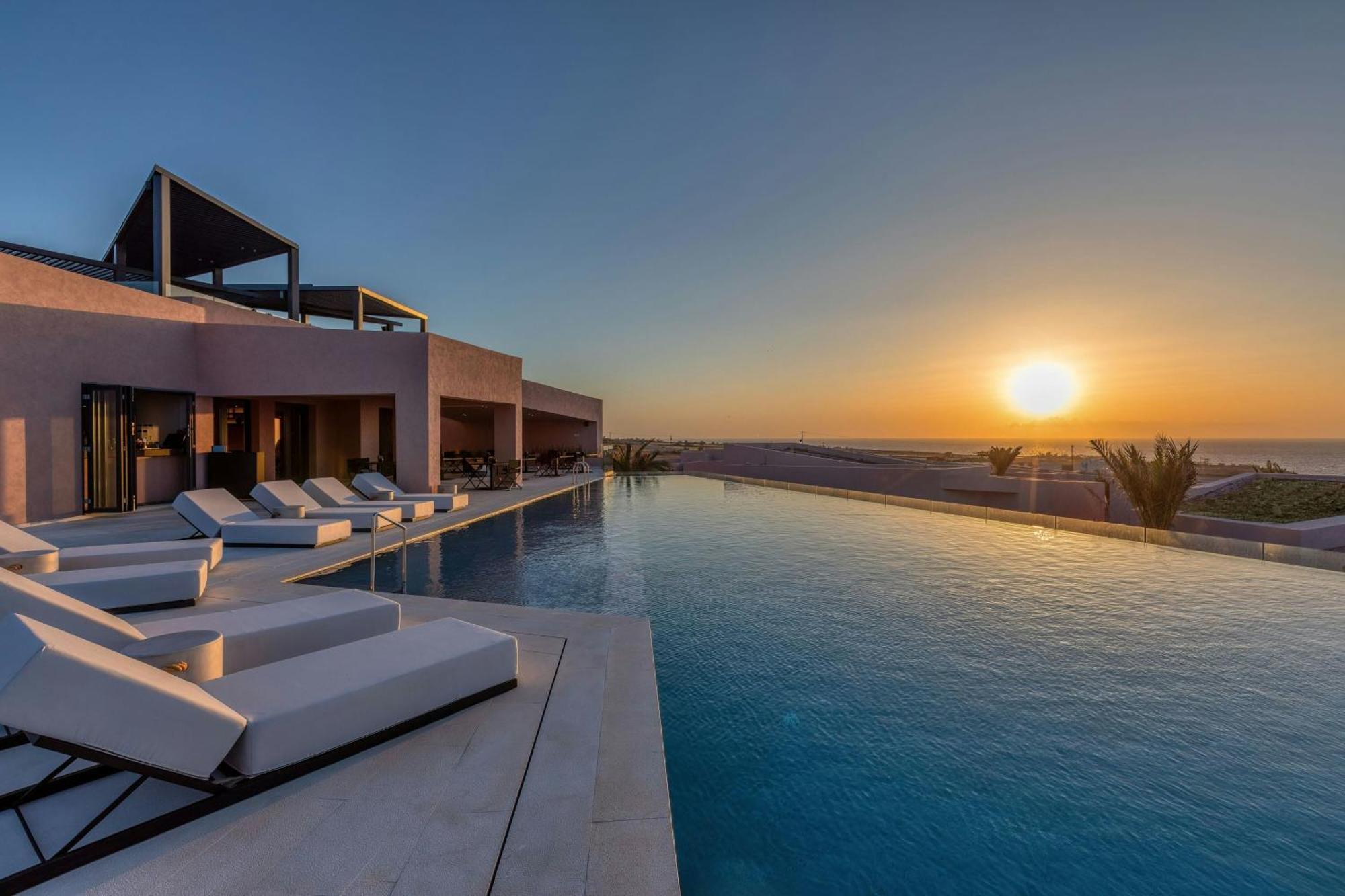 Domes Novos Santorini, Autograph Collection Hotel