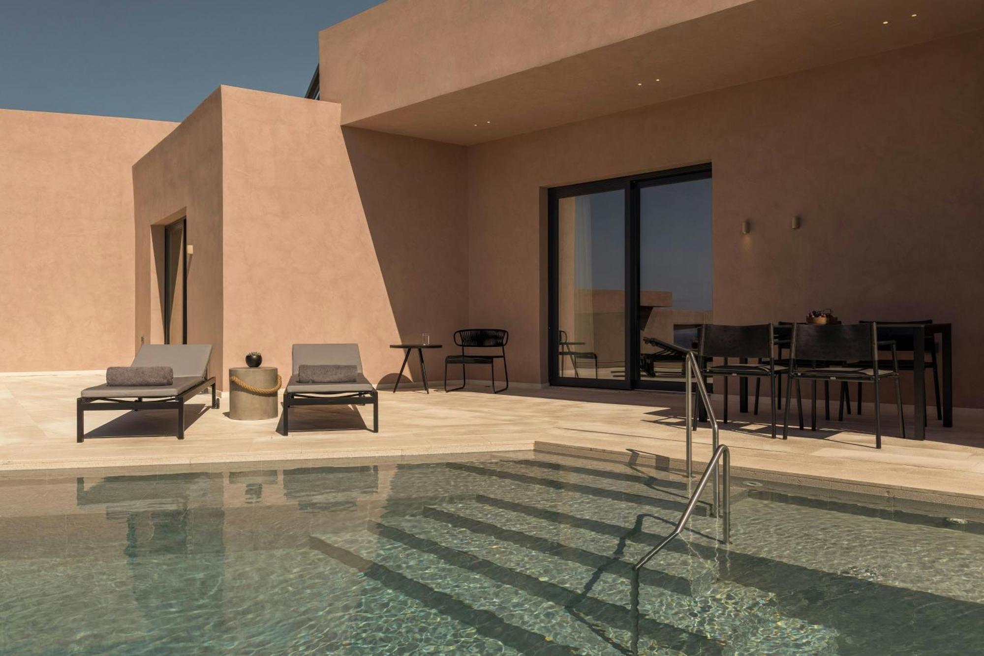 Domes Novos Santorini, Autograph Collection Hotel