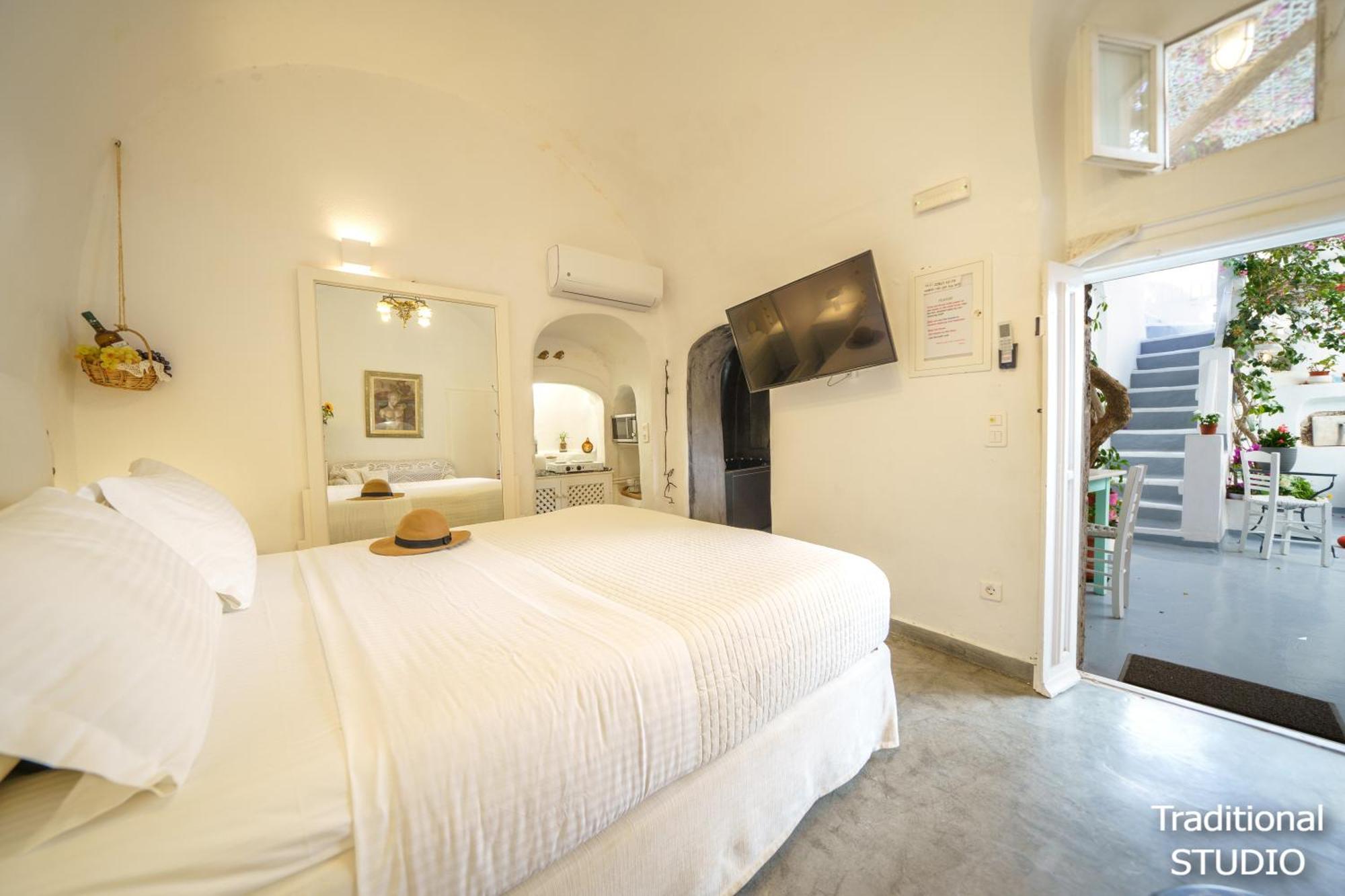 Santorini Paradise Cave * Oía