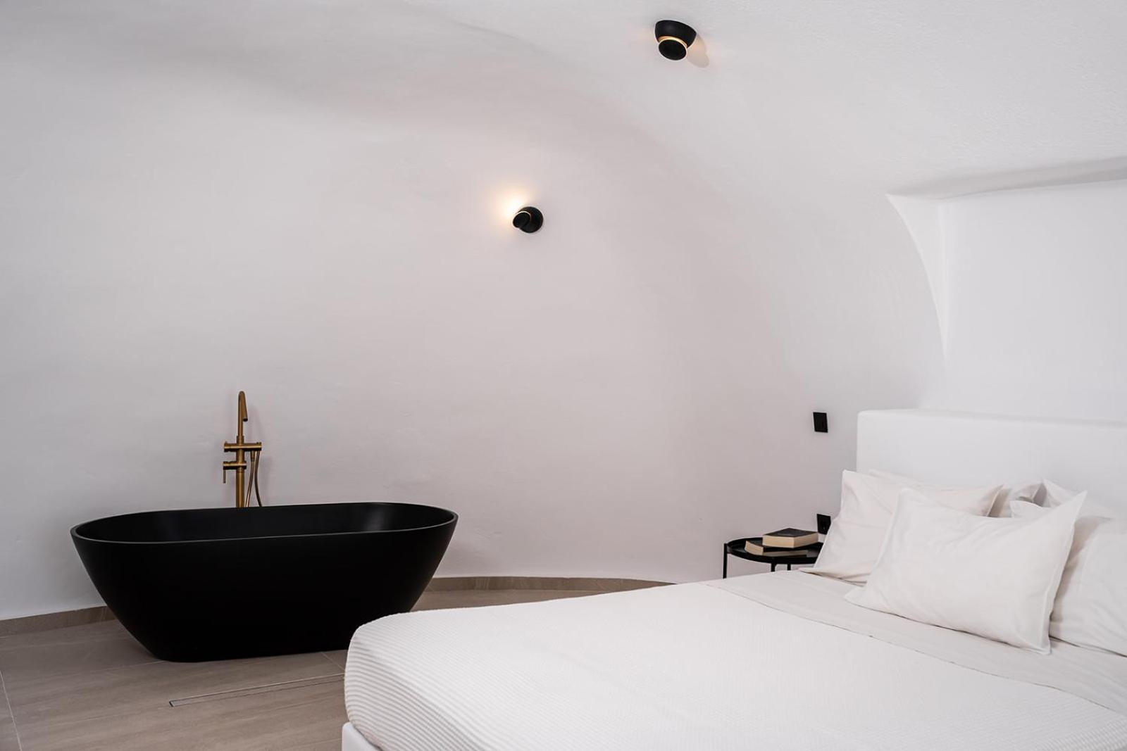 Enalion 3* Oia (Santorini)