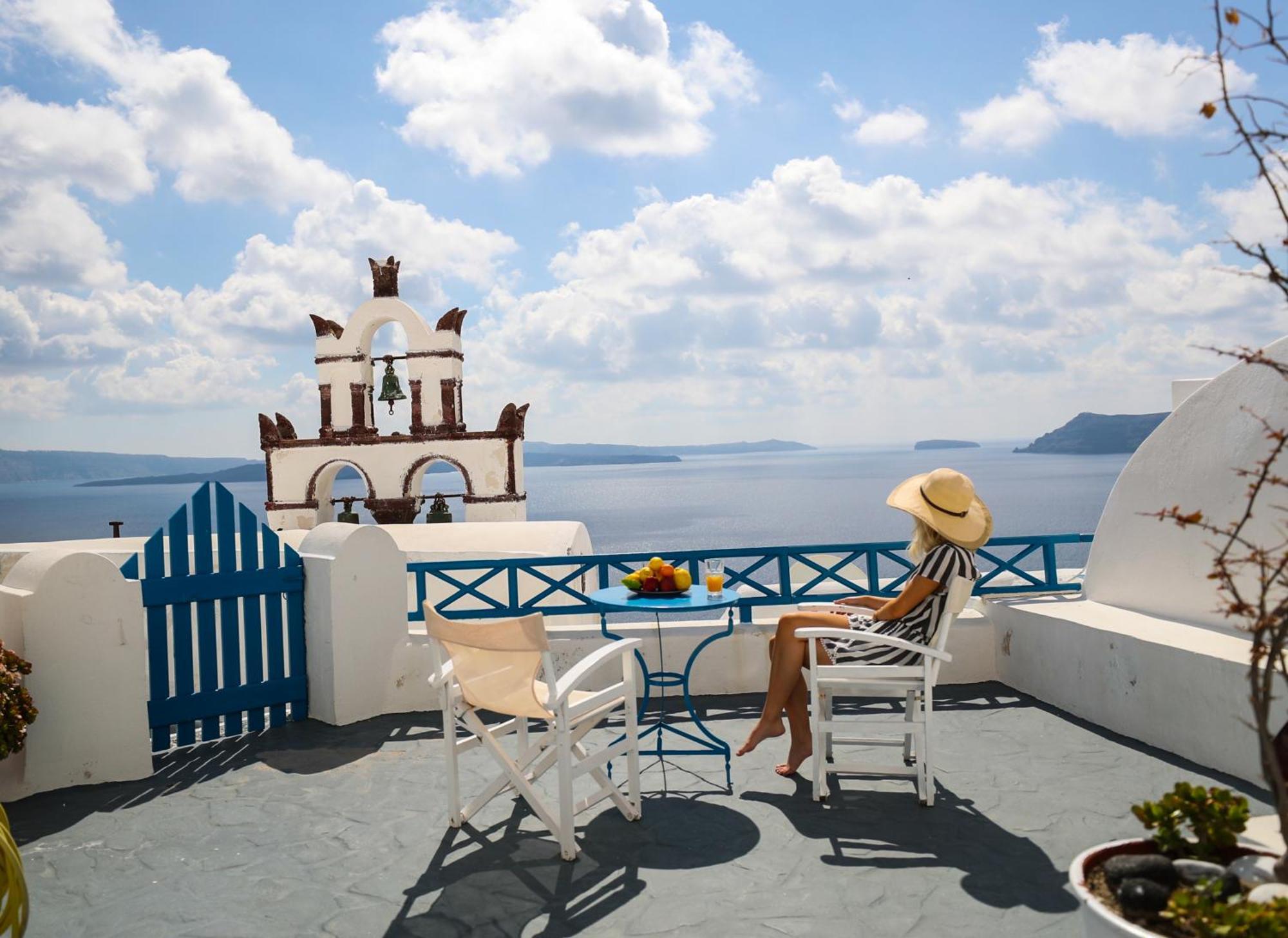 Santorini Paradise Cave Oia (Santorini)