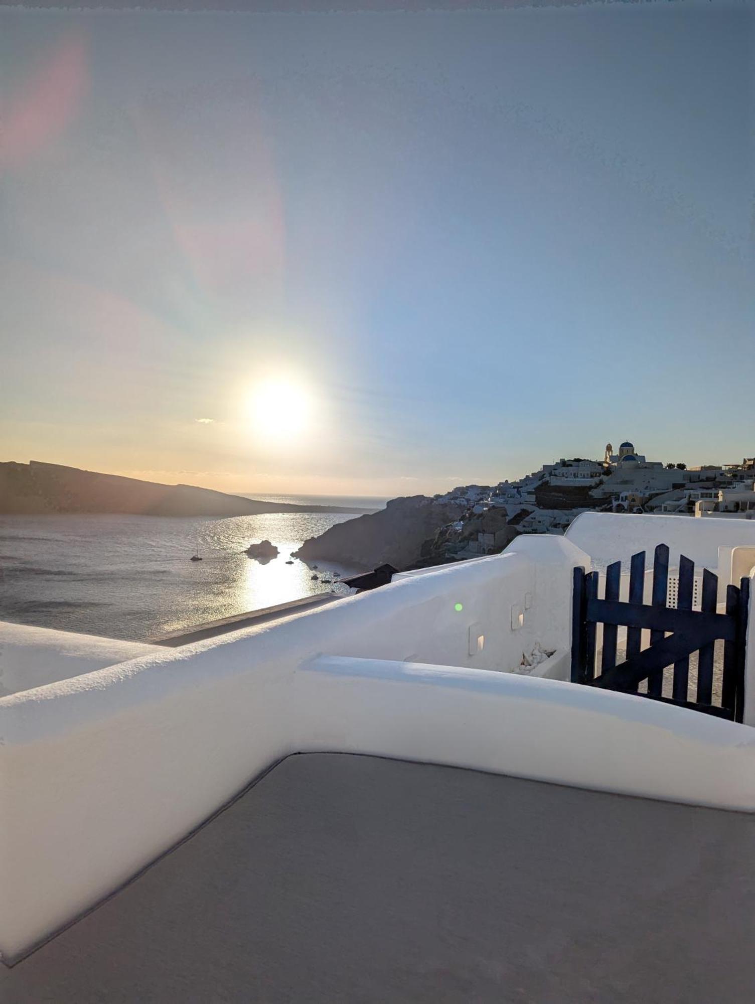 Oia's Secret * Oia (Santorini)