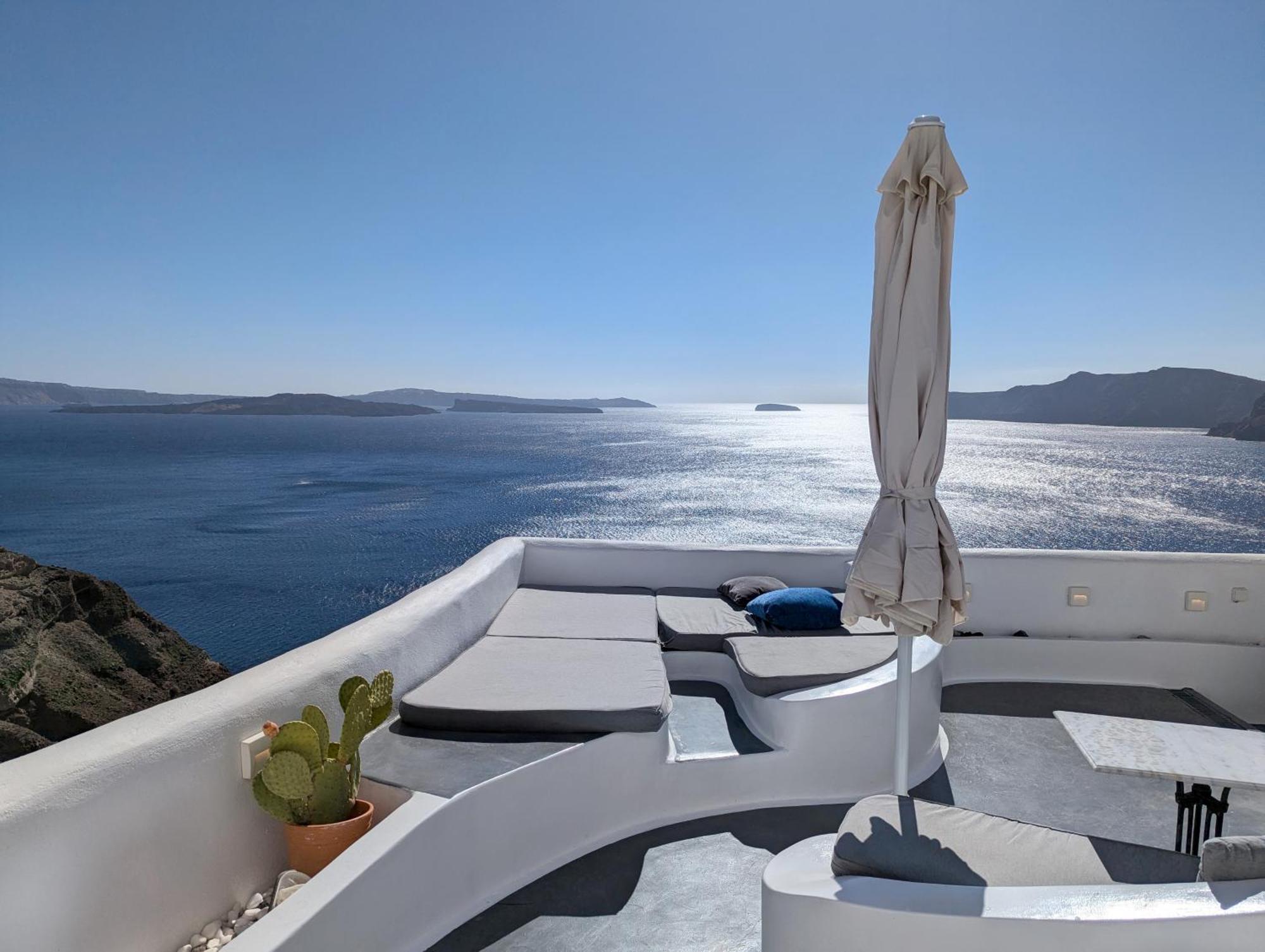 Oia's Secret * Oia (Santorini)