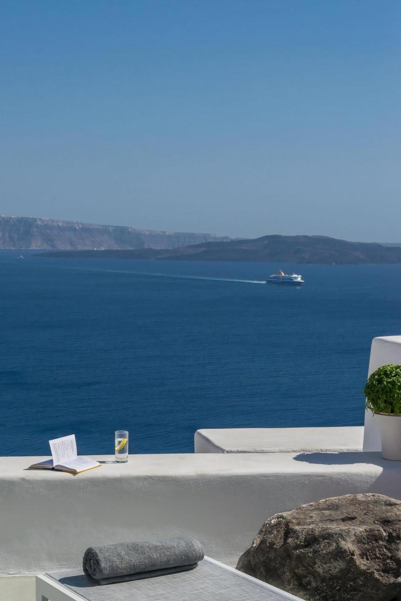 Pina Caldera Residence Oia Santorini Villa *