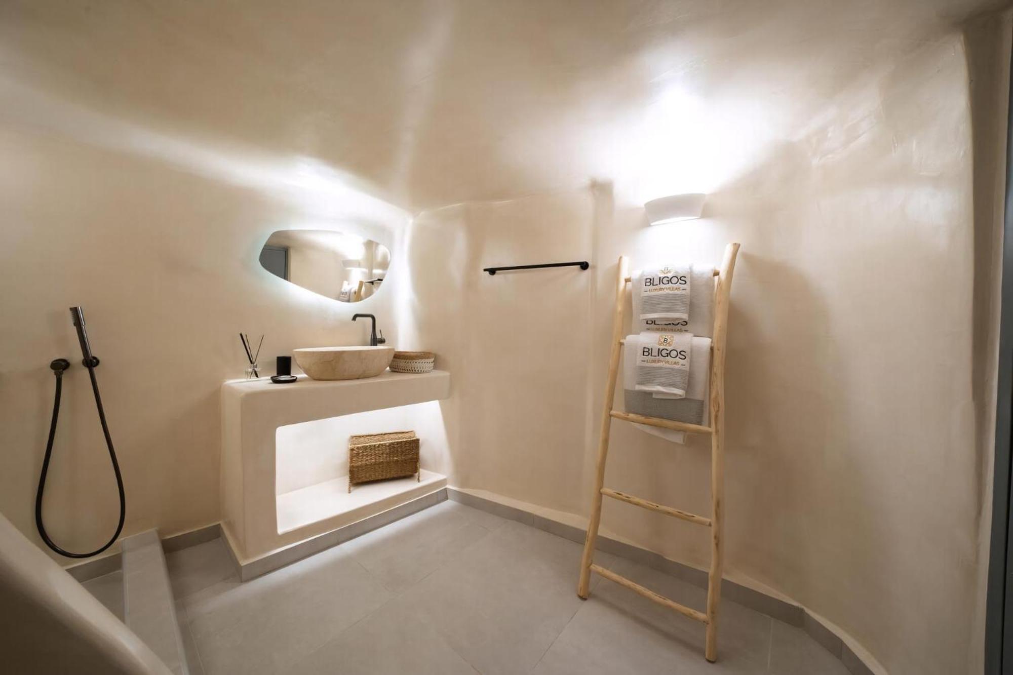 Junior Suite Sea View With Jetted Tub Bvs Oia Santorini Villa *
