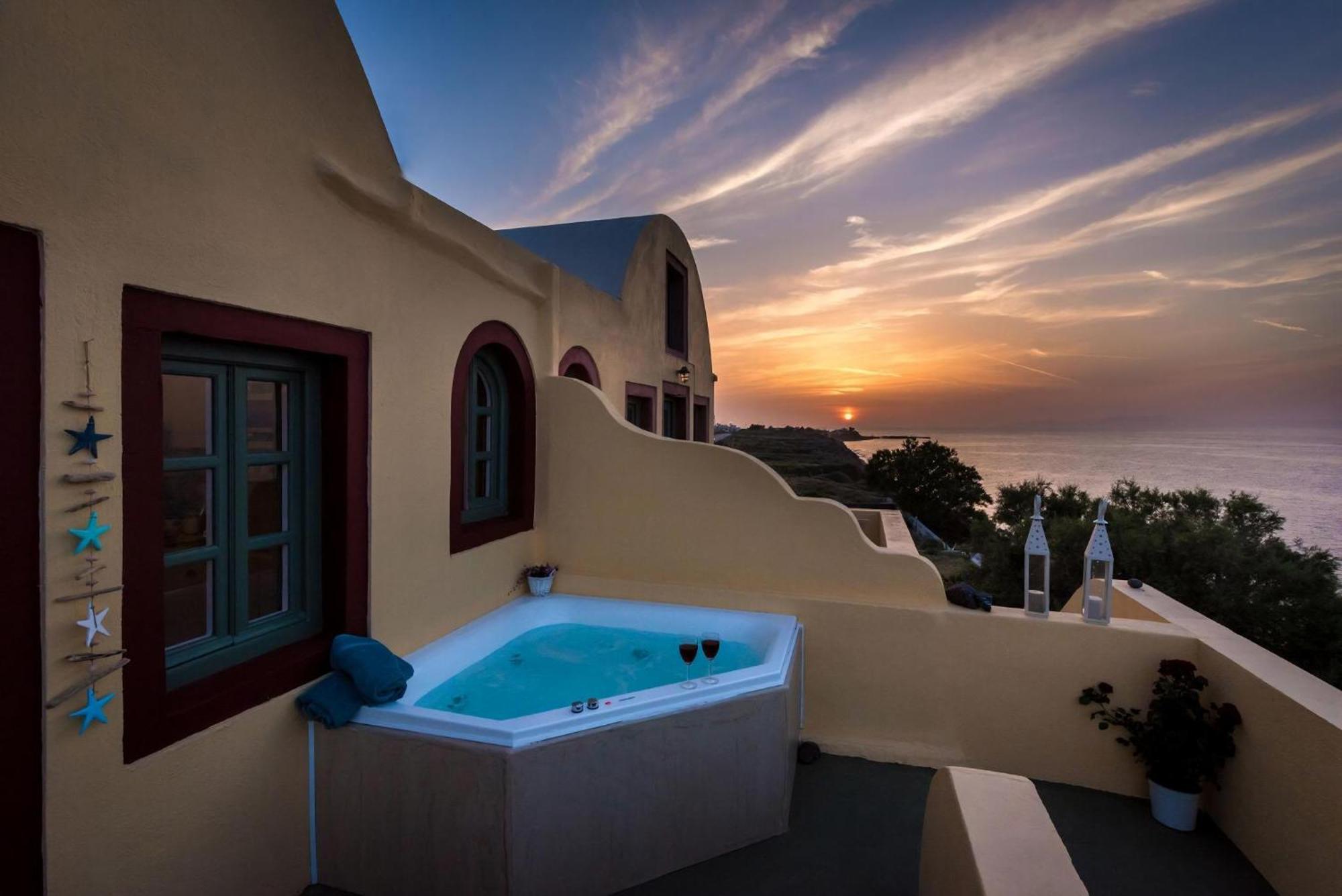 Perfect Santorini 2 Bedrooms Michelangelo Outdoor Jacuzzi Beautiful Views *