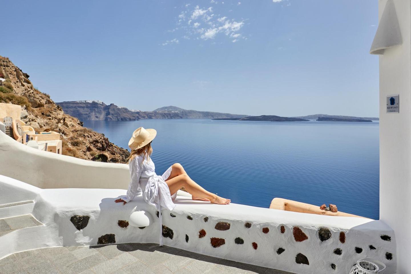 Villa Blue Art Caves