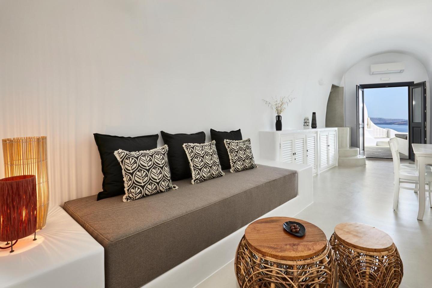Blue Art Caves Villa