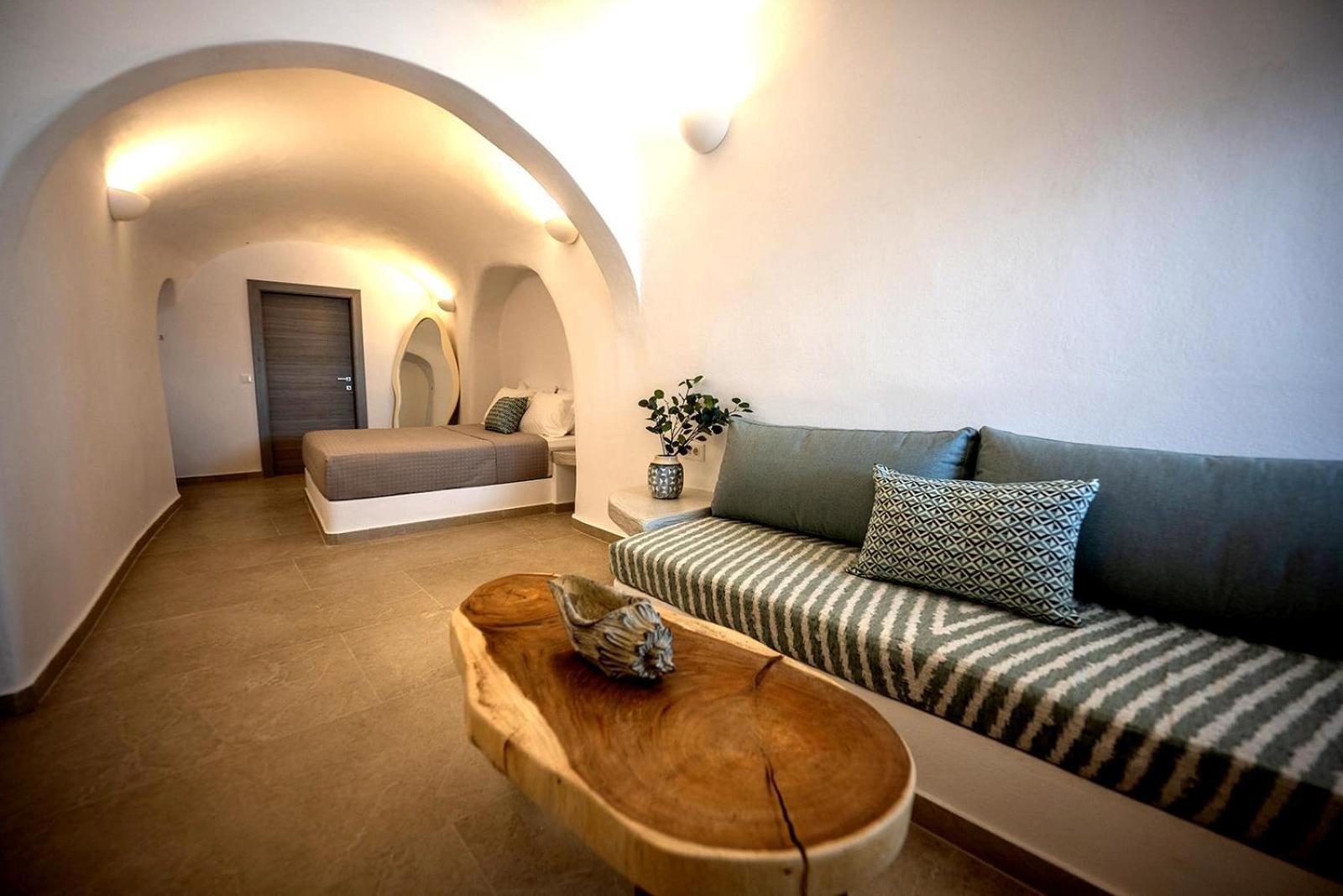 Three Domes - An Iconic Collection Apartment Oia (Santorini)
