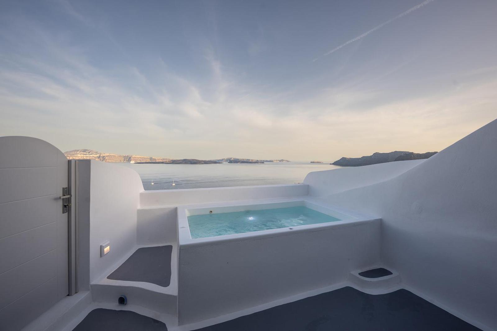 Three Domes - An Iconic Collection * Oia (Santorini)