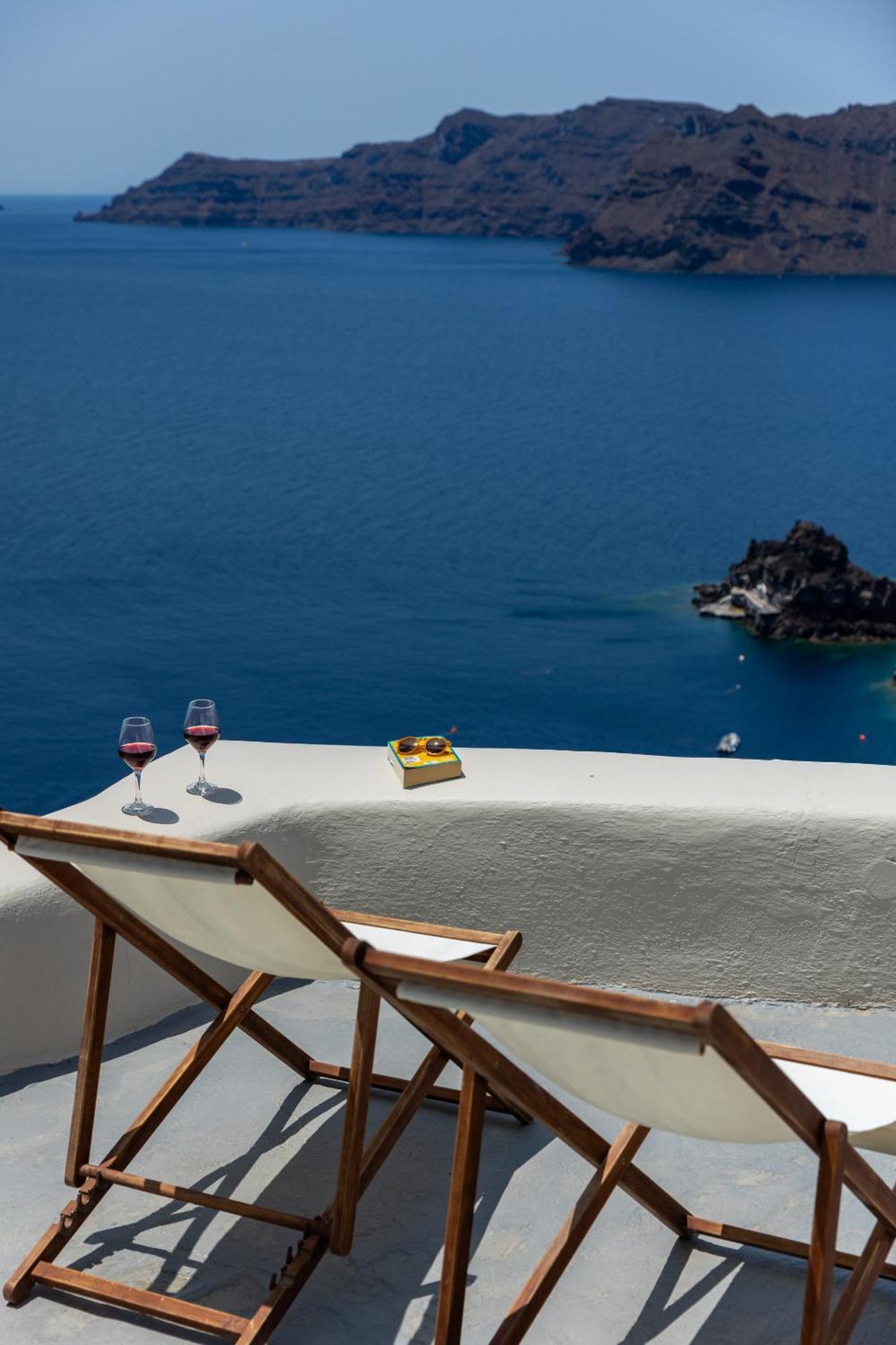 Kyrkos Collection Oia (Santorini)
