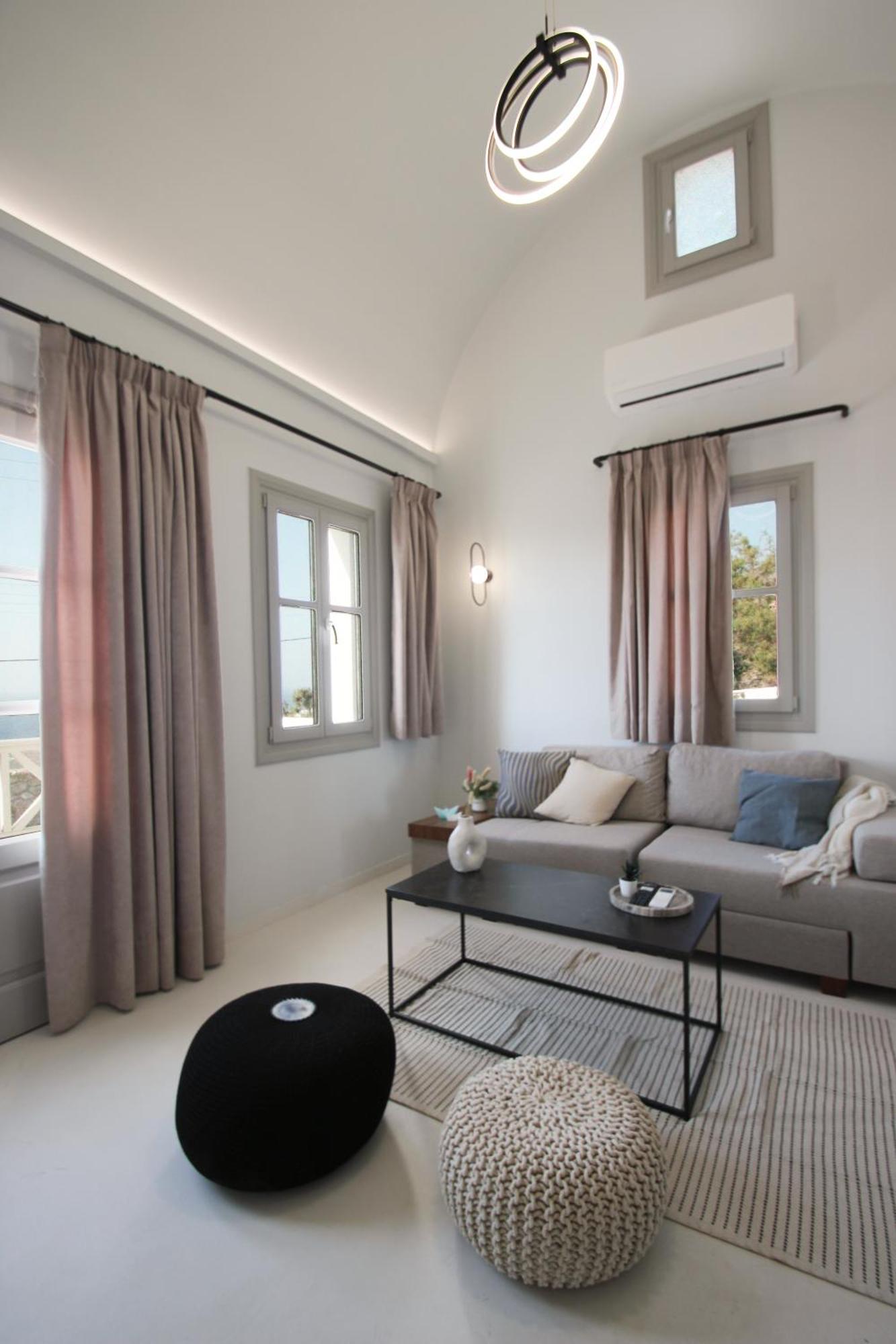Airy Apartment Oia (Santorini)