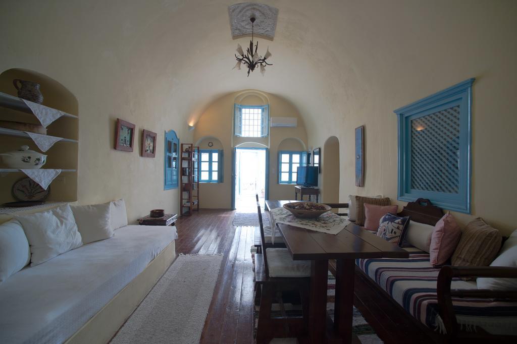 Zoe Aegeas Traditional Aparthotel Ia