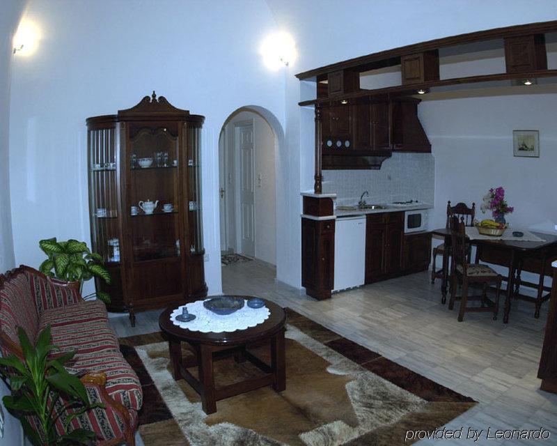 Nikos Aparthotel Oia (Santorini)
